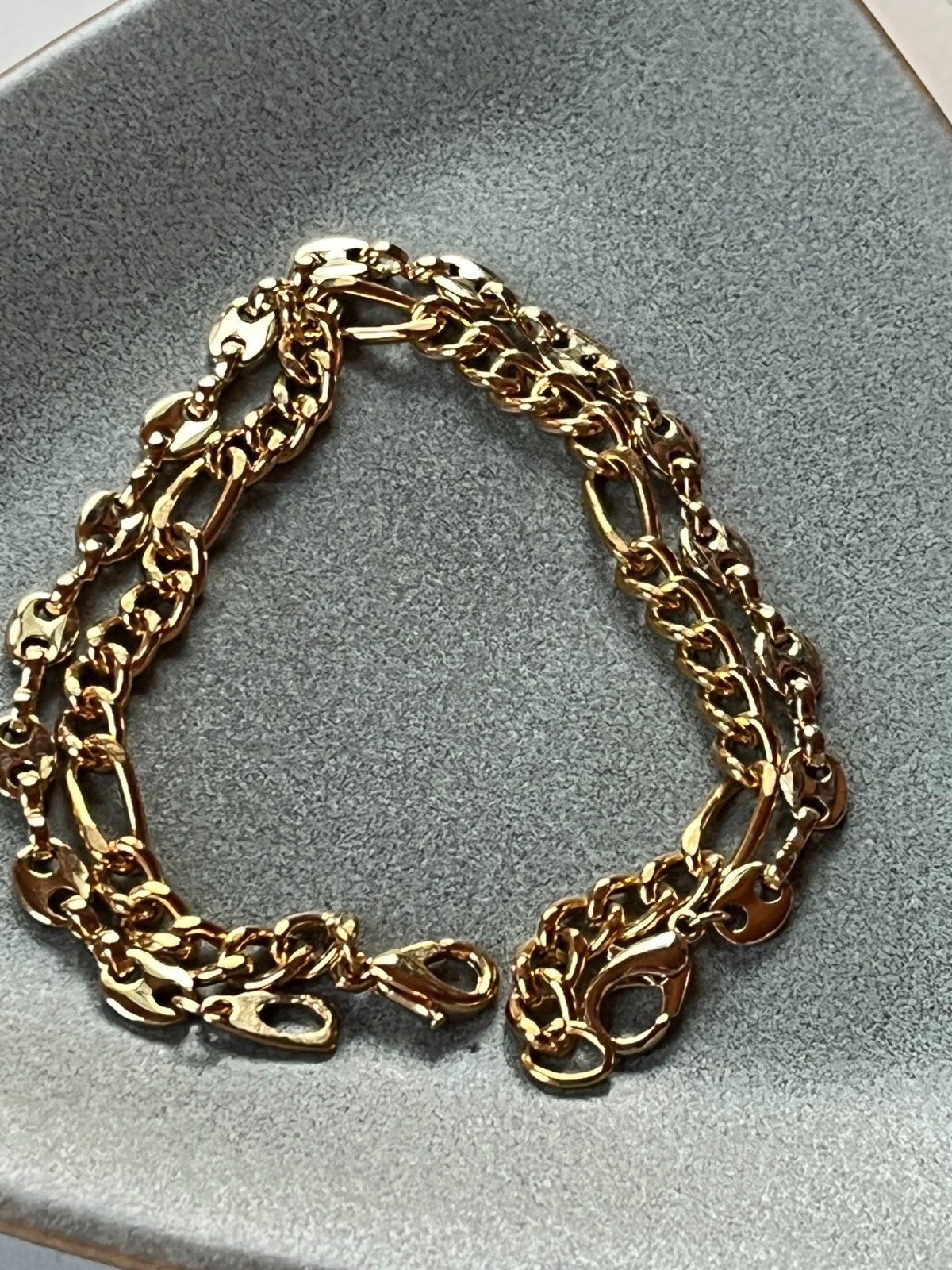 Lot of Fiagaro Chain & Flate Oval Goldtone Link Bracelet – 7 inches long x less