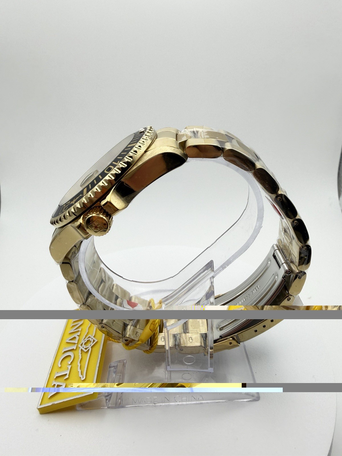30025- Invicta Pro Diver Currentwave Men’s Watch- 43mm Watch – Gold