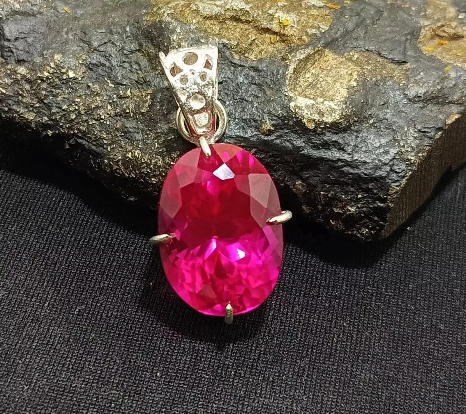 Natural Pink Sapphire Pendant 26.75 Ct+ Oval Cut SG Gemstone 925 Solid Silver A+