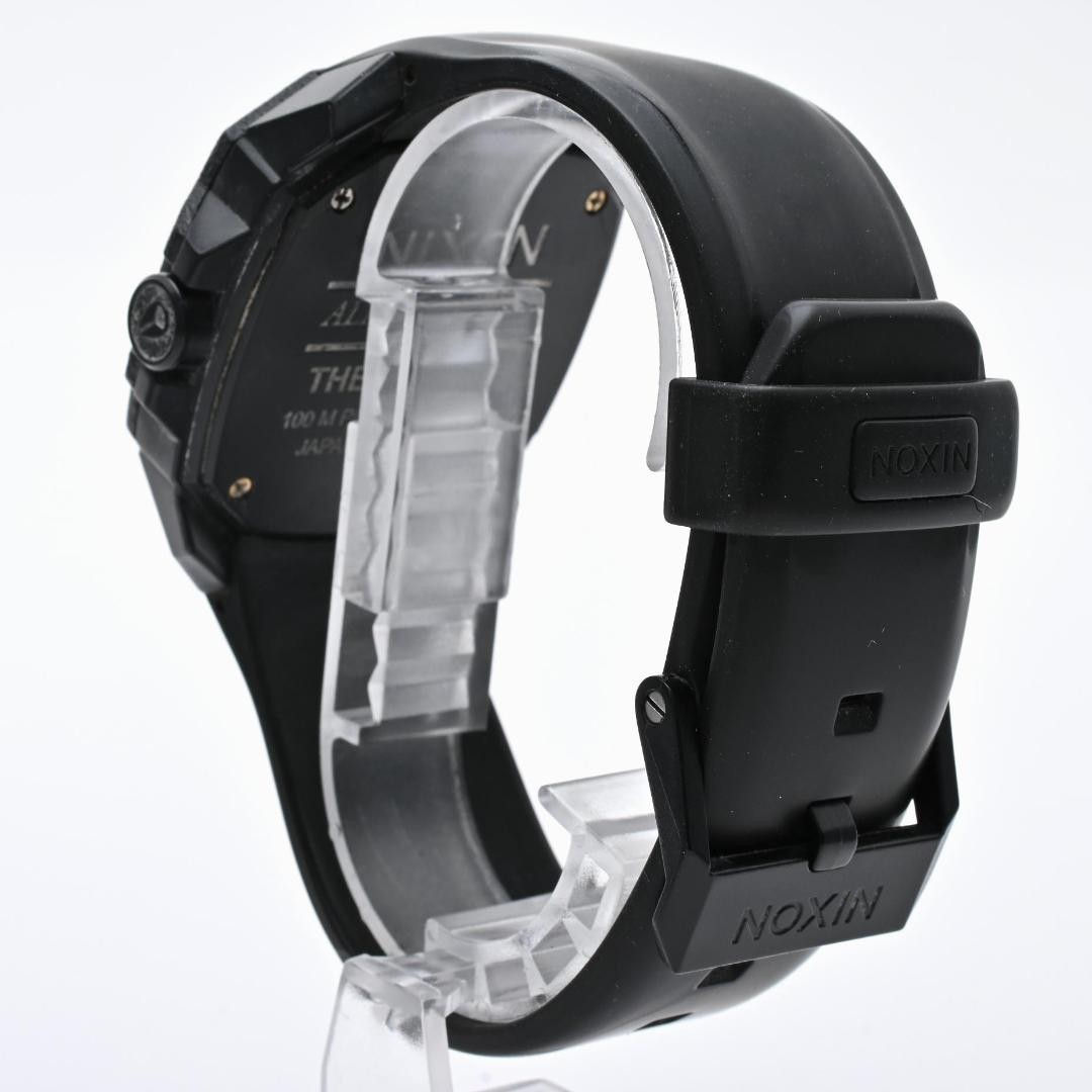 Excellent condition, fully functional NIXON THE RUCKUS all-black polycarbonate g