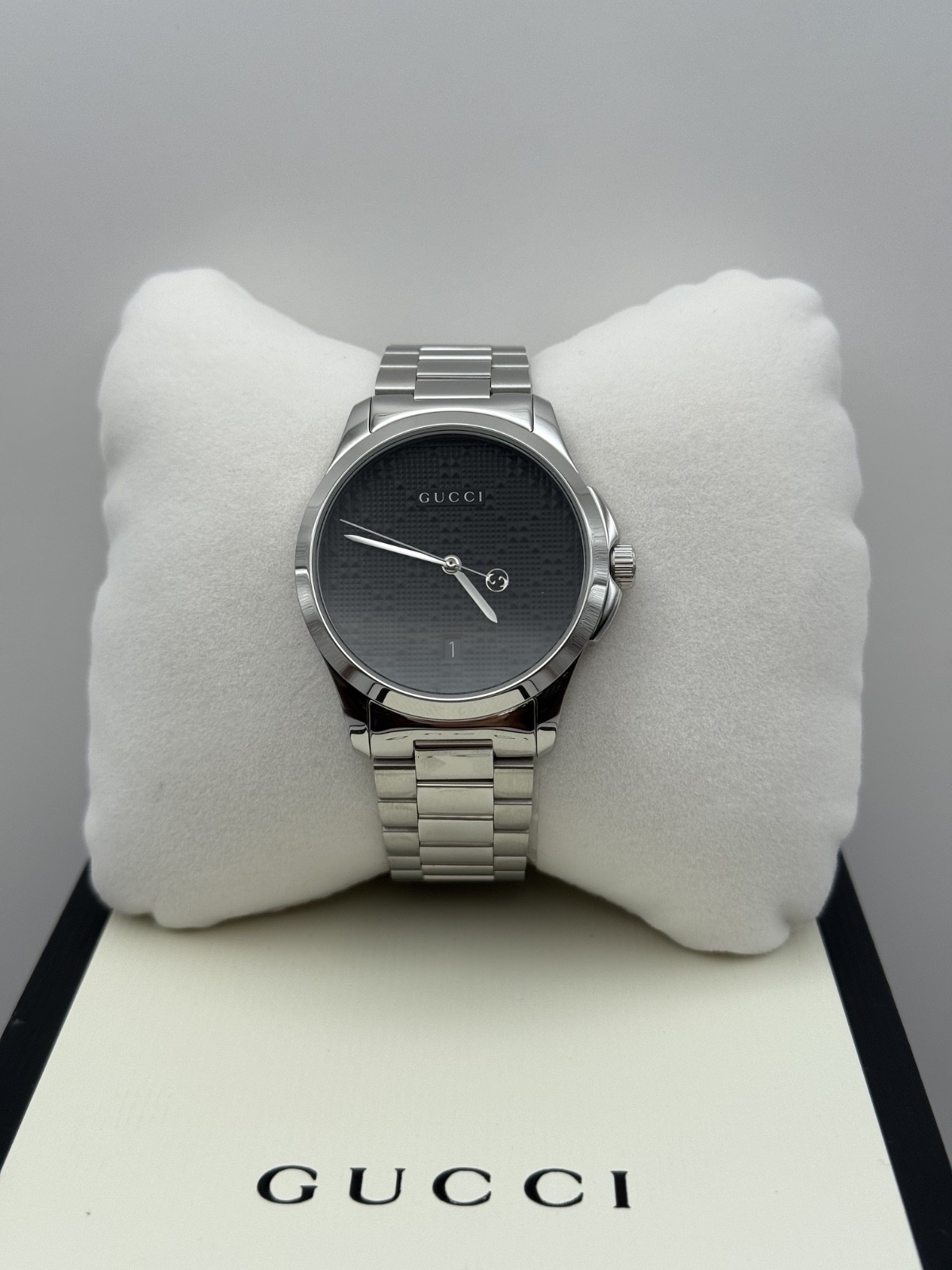 Versace VERD00318 Palazzo Empire white gold Stainless Steel Swiss Watch 43mm.