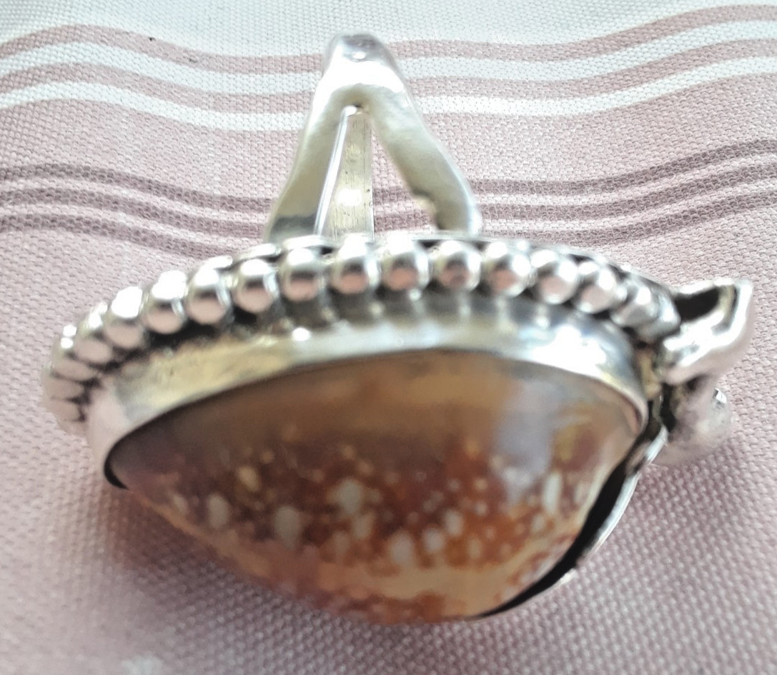 Native American Signed Sterling Silver Spotted Cowrie Shell Ring Size 18.5mm/8.5