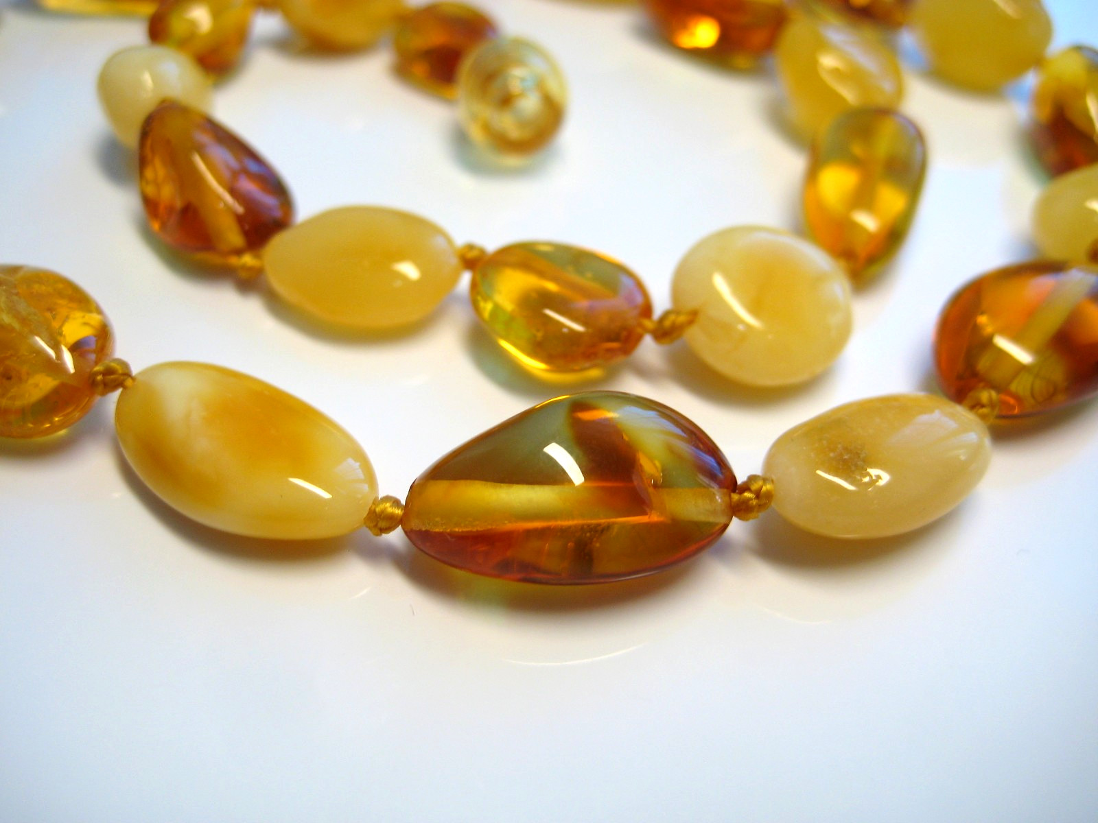 Genuine Yellow Honey Amber Baltic Amber Necklace 12 gr. 20 inches !!!
