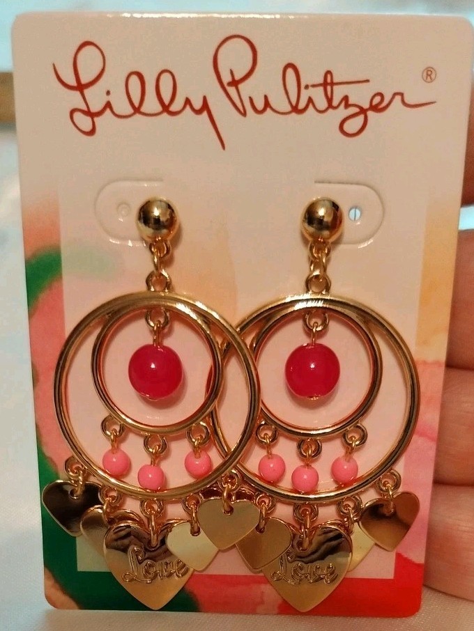 LILLY PULITZER EARRINGS NWT 🩷 Paradise Pink LOVE HEART CHARM Dangling PIERCED