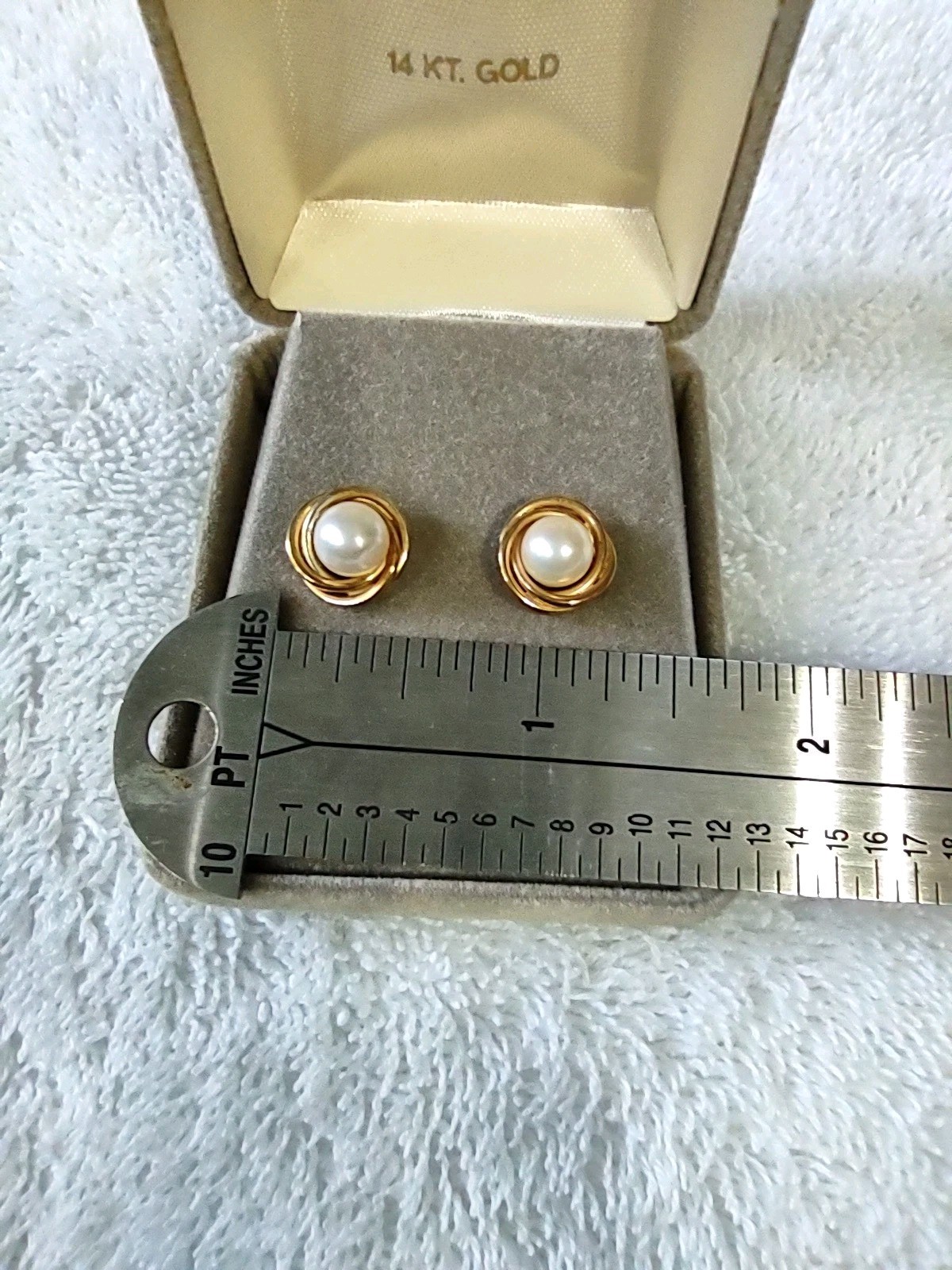 Cultured Freshwater Pearl (5mm) Love Knot Stud Earrings In 14k Gold.. Used Cond