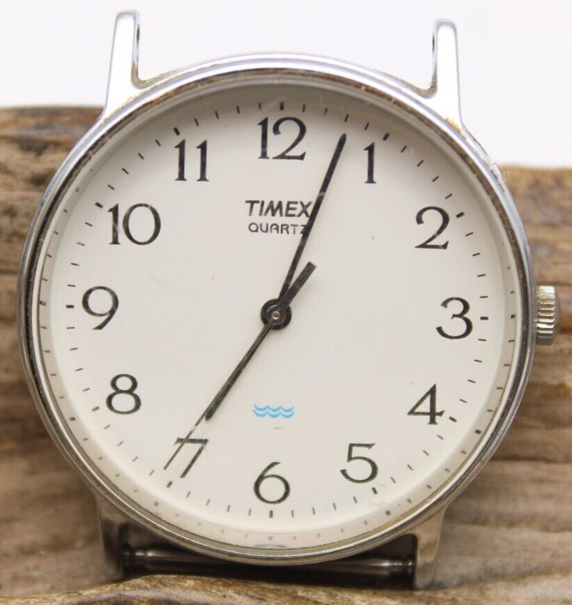 TIMEX QUARTZ MEN’S WATCH 32.1mm 18.3mm LUG RUNS (F4G2)