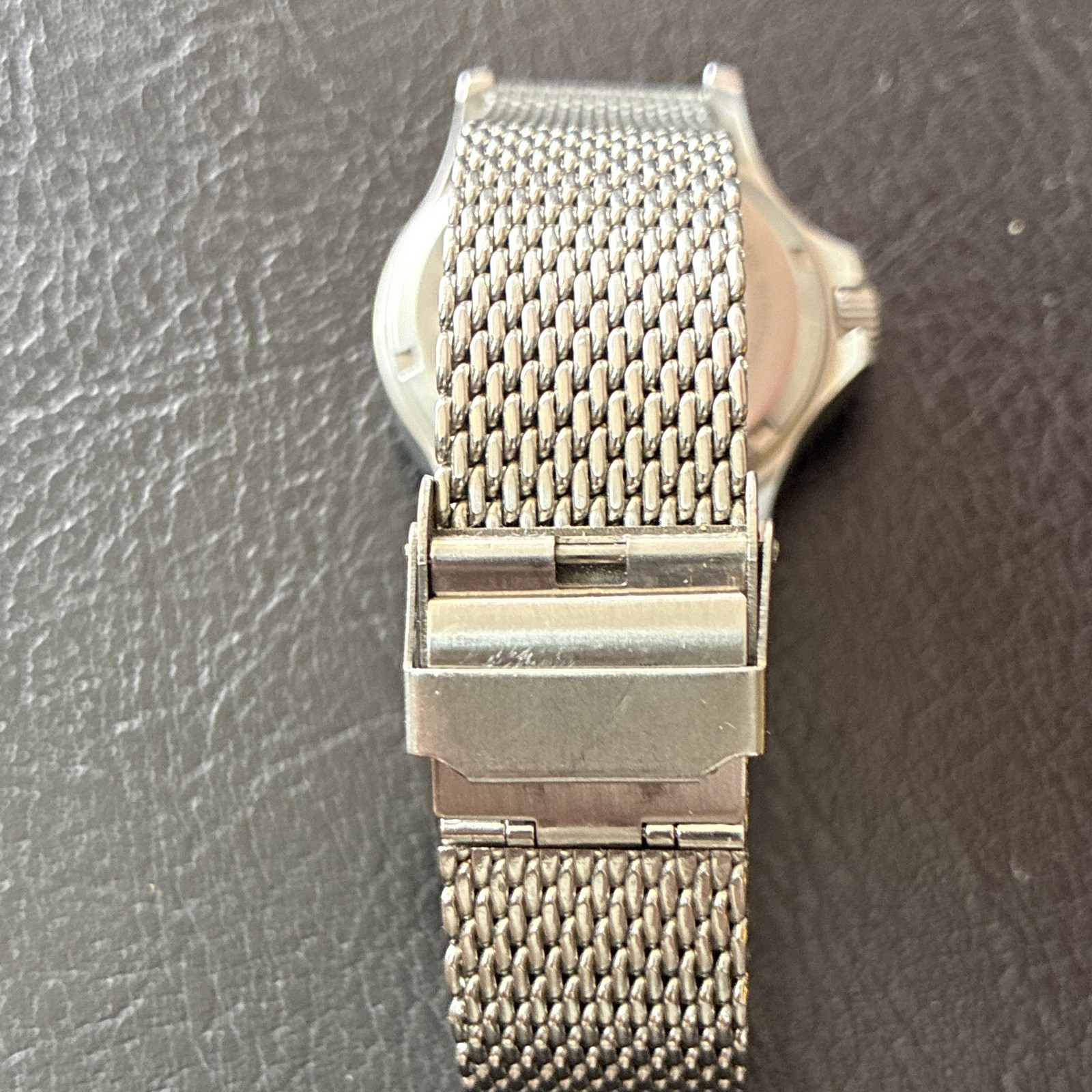 L.L.Bean Swiss Quartz Wristwatch Black Dial Date Silver Stainless Mesh 300ft