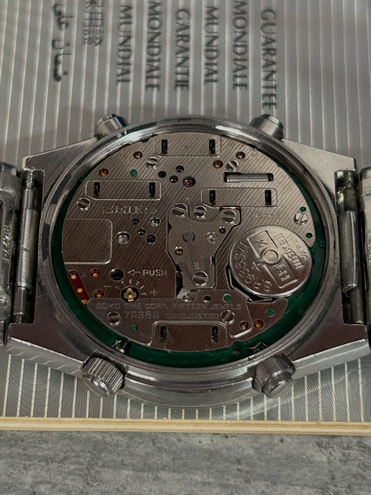 seiko vintage quartz chronograph
