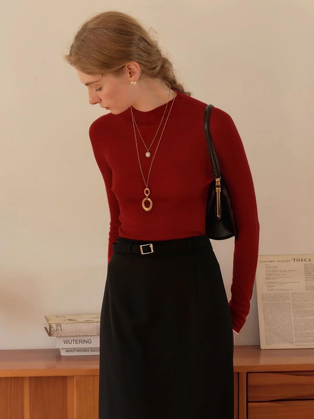 Chic Handcrafted Long Pendant Necklace in 18K Gold – Perfect for Any Occasion