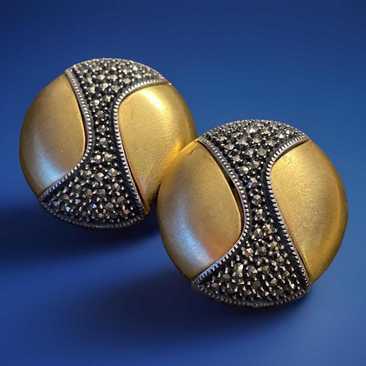Judith Jack Signed Vintage Marcasite Brushed Gold Round Clip-on Earrings H12