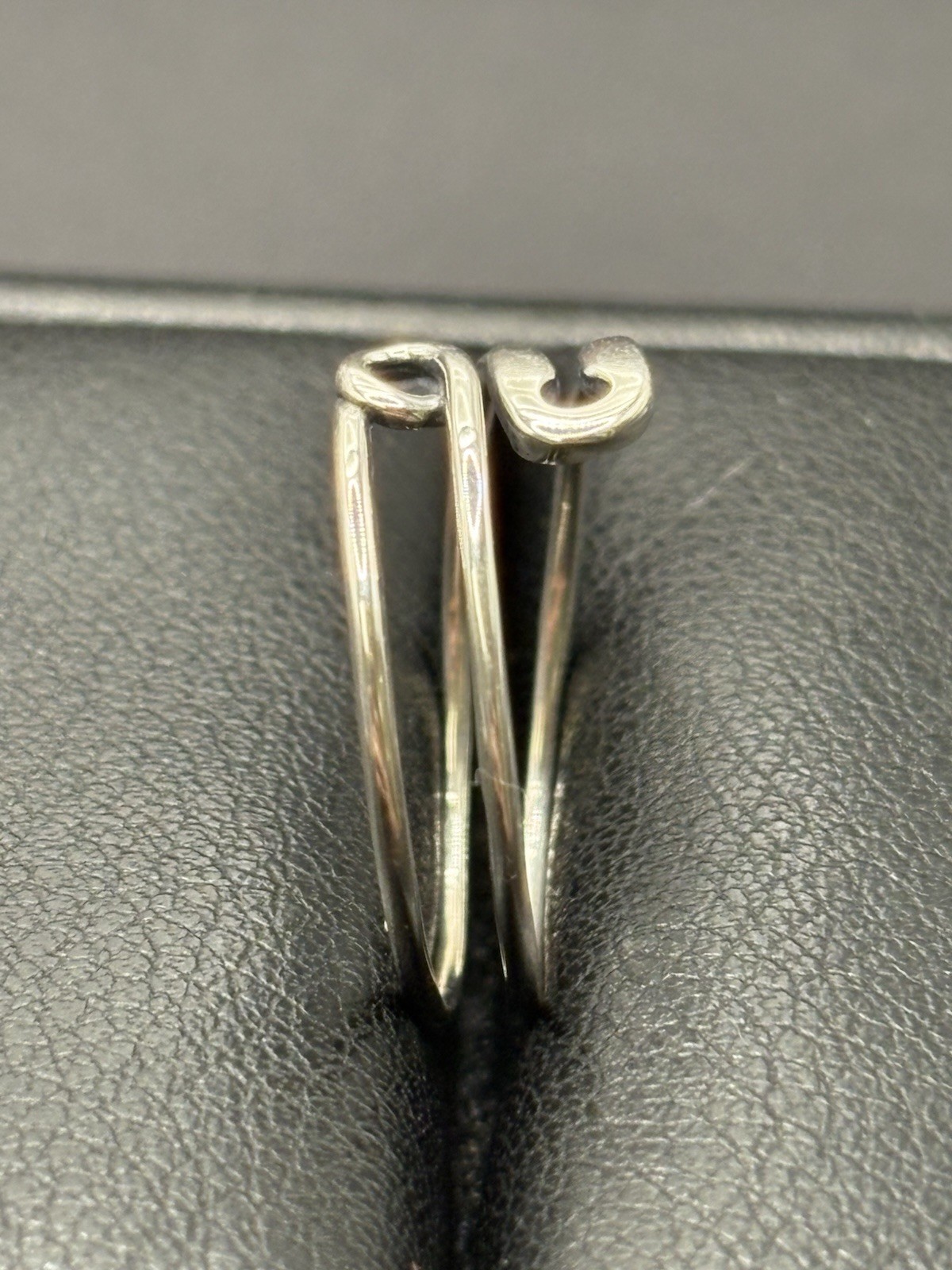 New Condition Sterling Silver Saftey Pin Ring Adjustable Size 7 G7