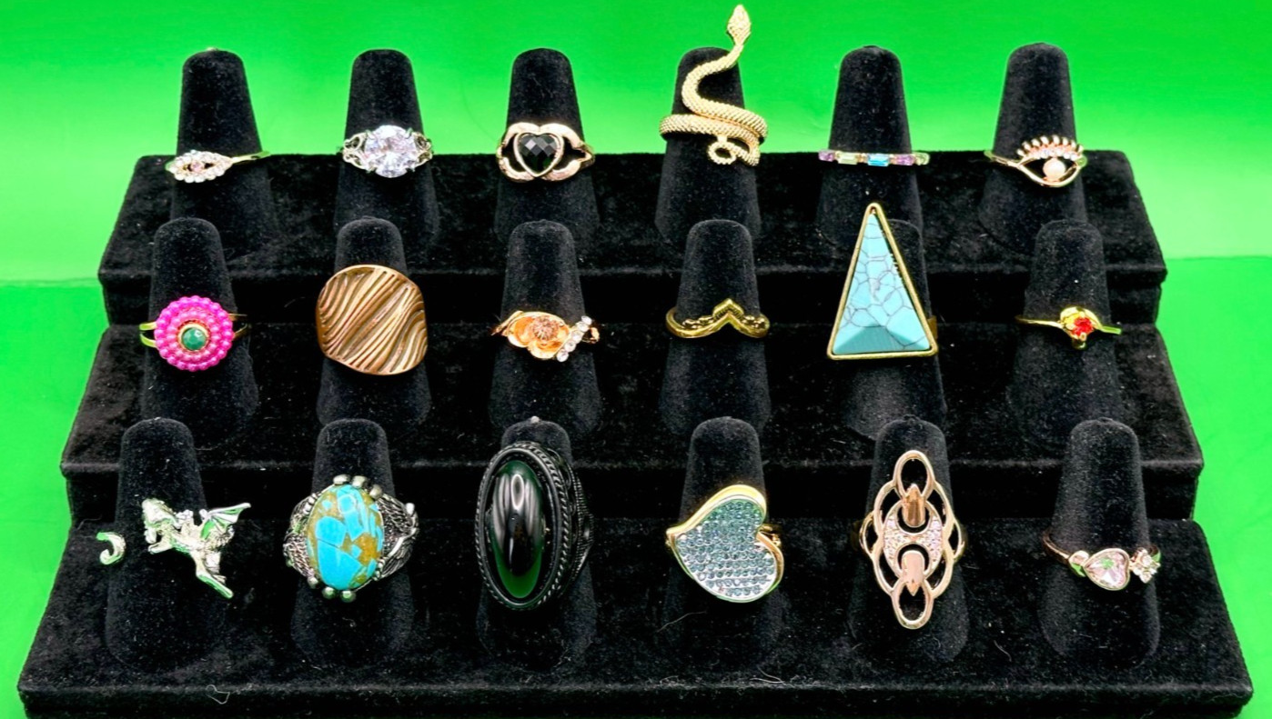 Lot 18 Gold & Silver Tone Rings Including 1 Premier Design Sizes 6 to 6.5 R-6