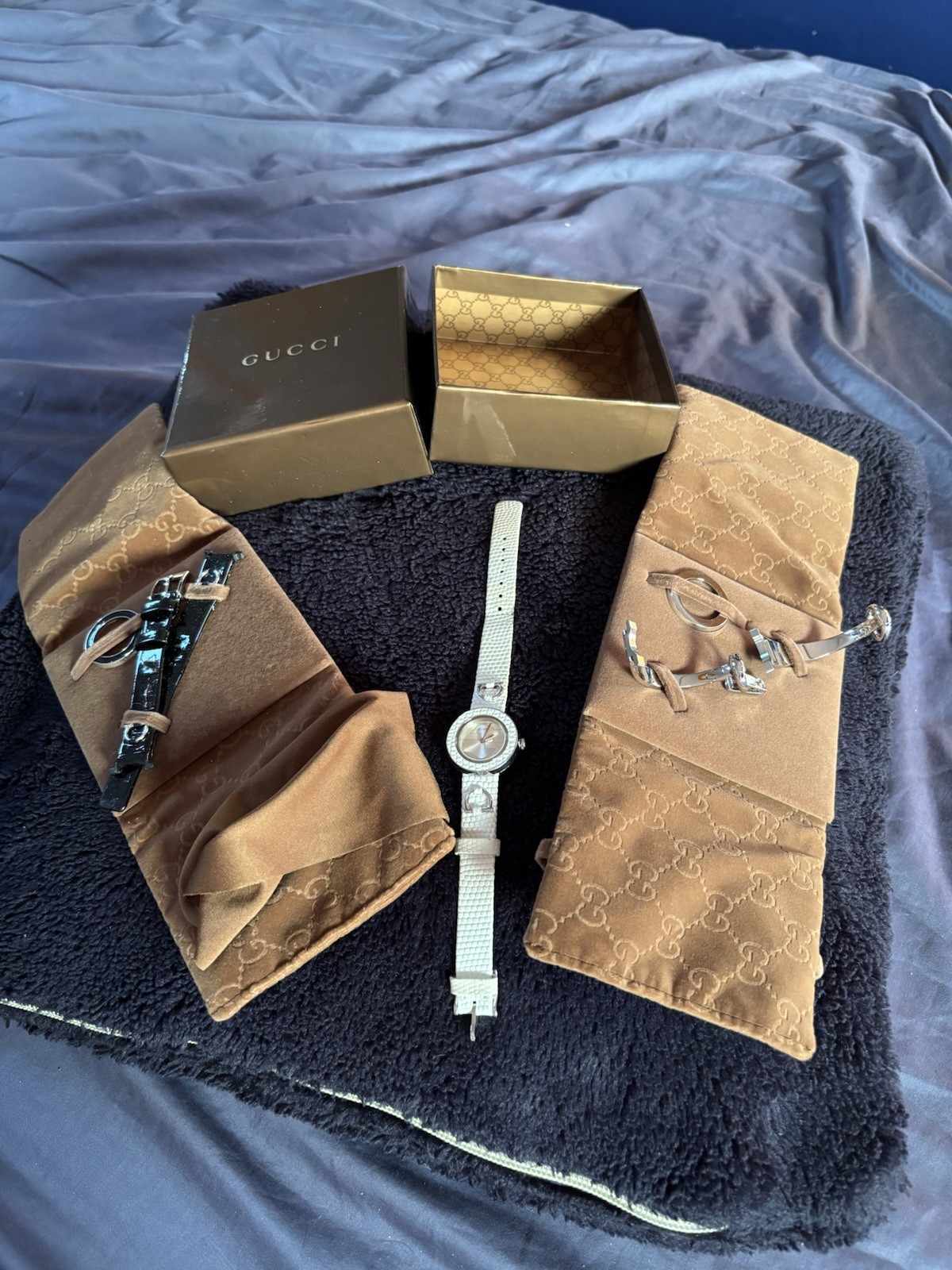 Gucci U-Play 129.5 ladies watch with 3 X stunning straps/bezels, In original box