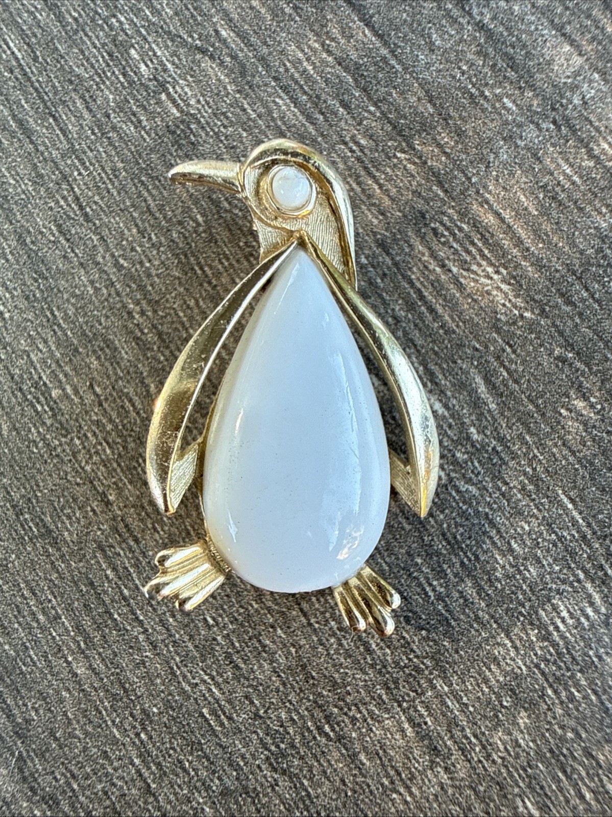Vintage GERRY’S Gold Tone White Jelly Belly Penguin Figural Brooch 1.5in Signed
