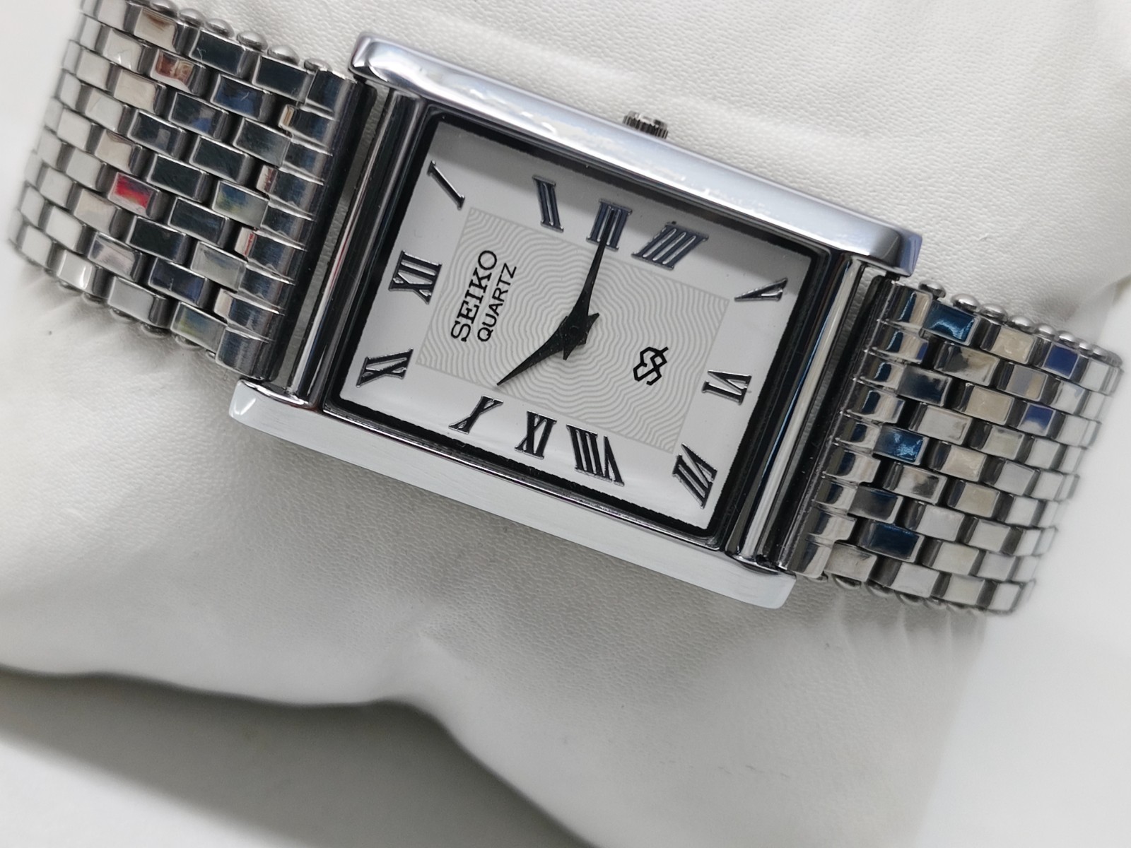 Vintage Refurbished Seiko Slim Tank White Quartz Japan Men s Wrist Watch