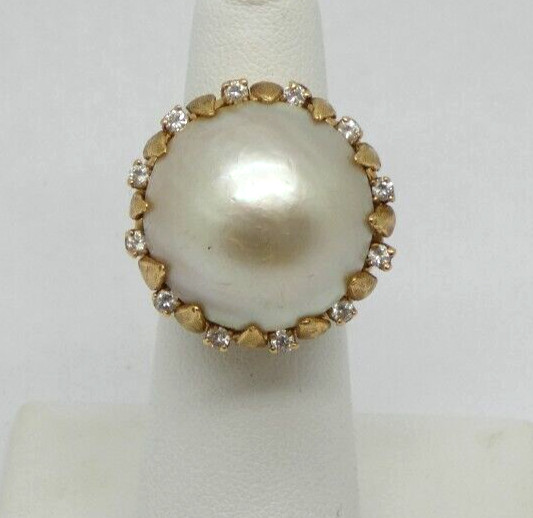 Extravagant & Massive Vintage Mabe’ Pearl & Solid Gold Ring with Diamonds