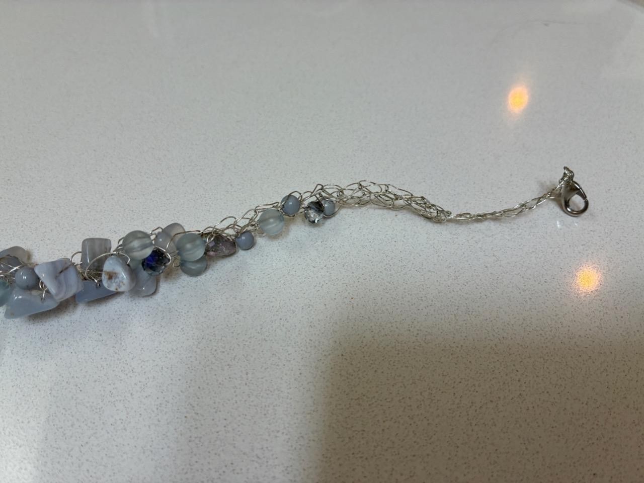 BLUE ICE LACE AGATE GLASS SILVER BEADED WIRE CROCHET NECKLACE HANDMADE