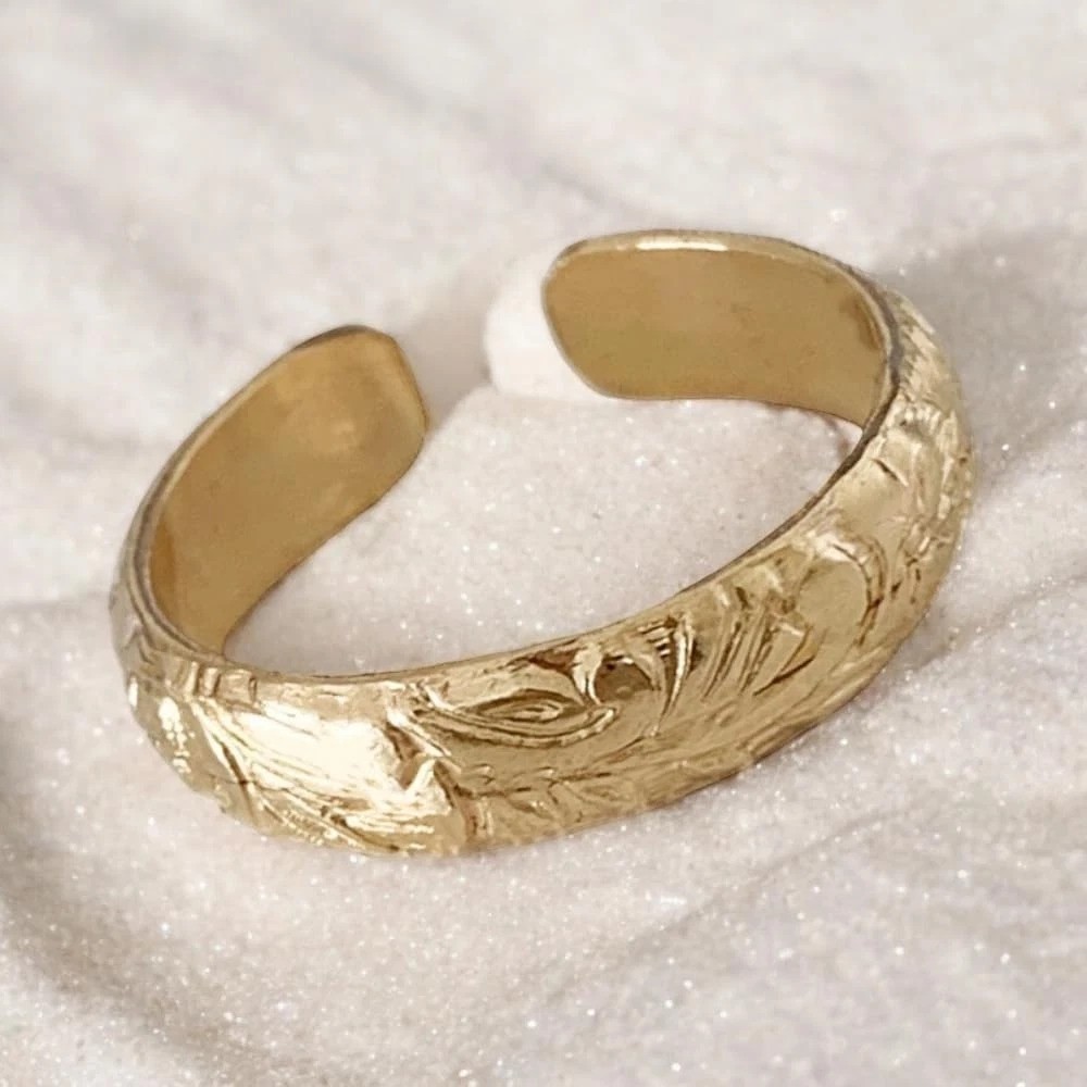 Comfort Fit Adjustable Toe Ring in Gold or Silver – Perfect Summer Accessory