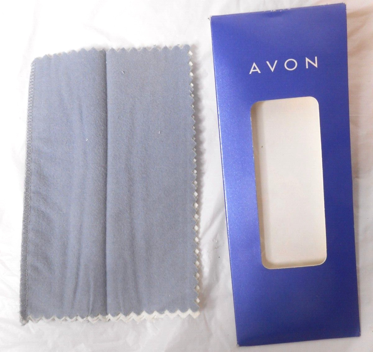 Avon Exclusive Hagerty Jewelry & Watch Care Cloth Binded Original Box 10×8