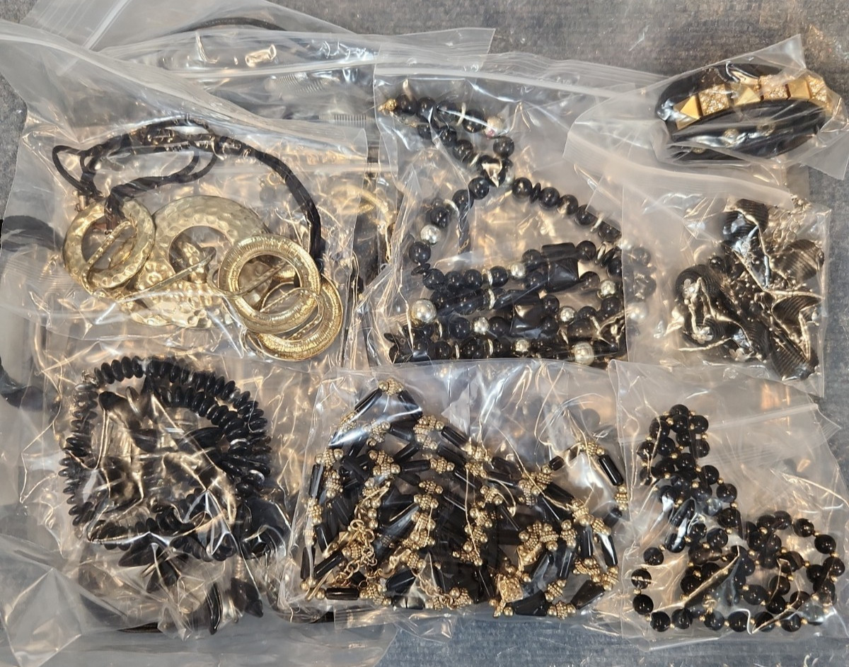 Jewelry Wearable Black Silver & Gold Tones Lot 5 Lbs Reseller # 765