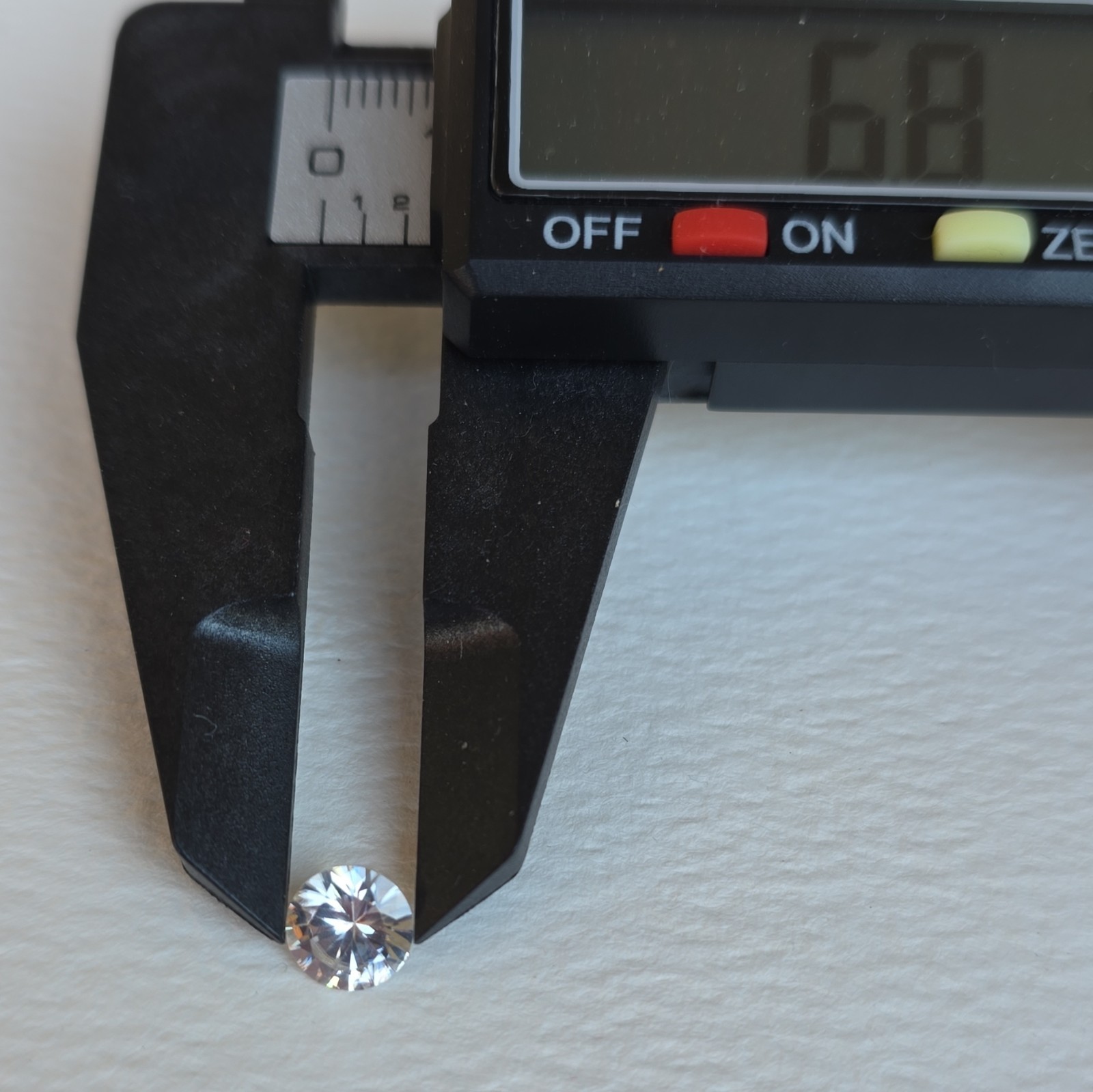 White/Colorless Zircon Round Cut Transparent Pair 6.8mm 2pc