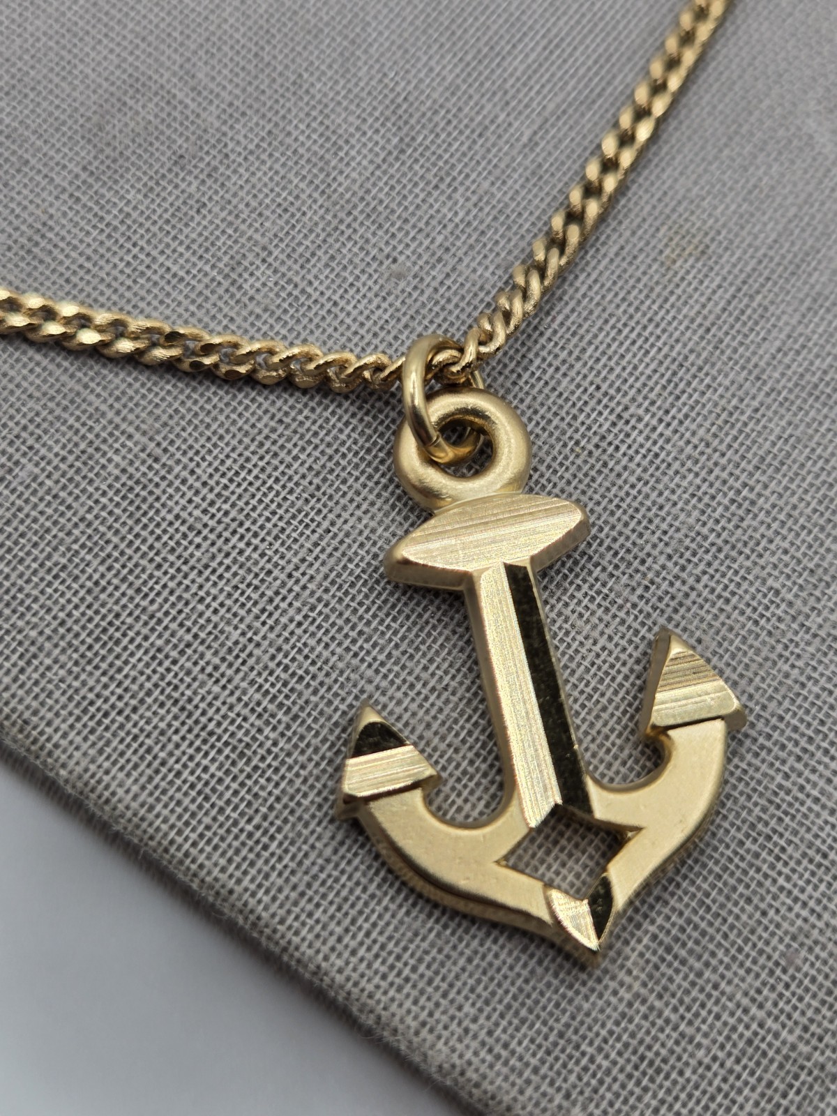 Vintage Avon Anchor Pendant Necklace Gold Tone 20” Yacht Nautical Navy Sailor