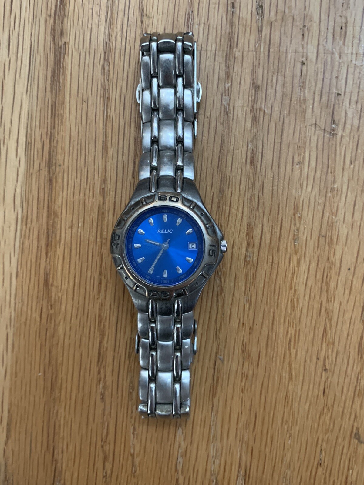 Relic Wet 100 Feet Ladies Watch with Original Relic Wristband 1.25″ Dia