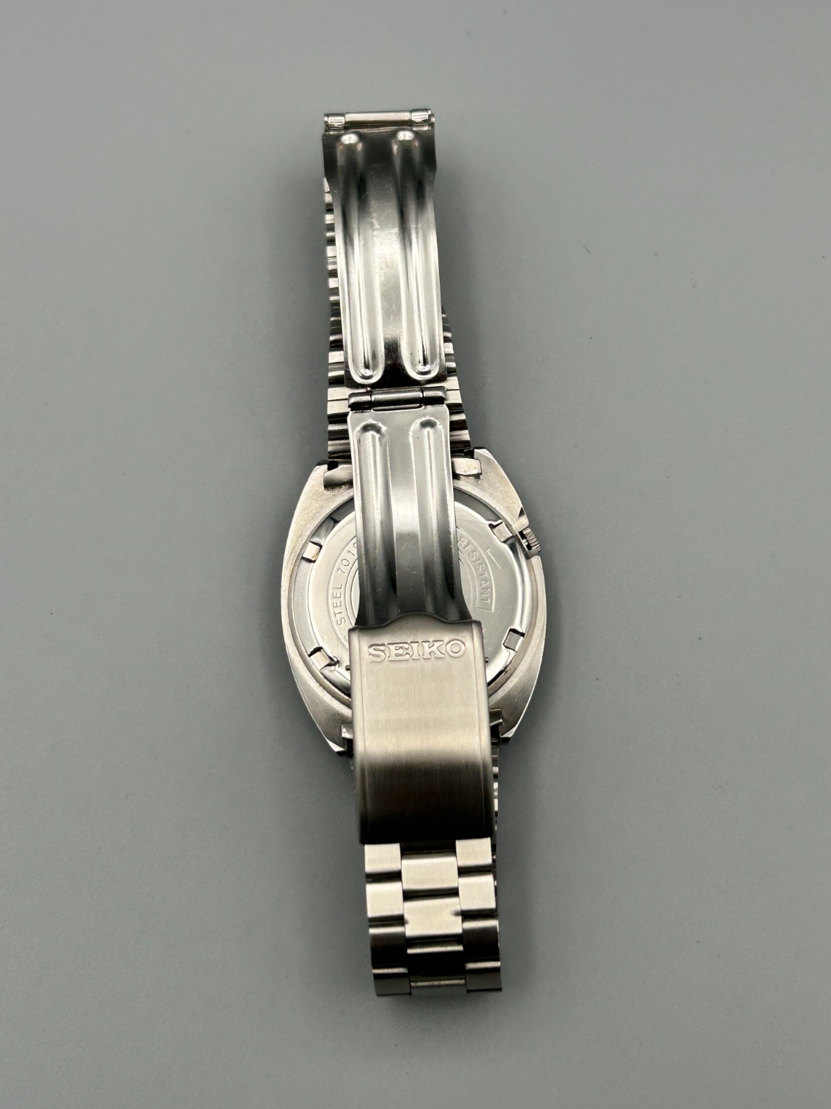 Vintage Seiko 5 Automatic Gradient Blue 21J Day/Date Men’s Wrist Watch Japan