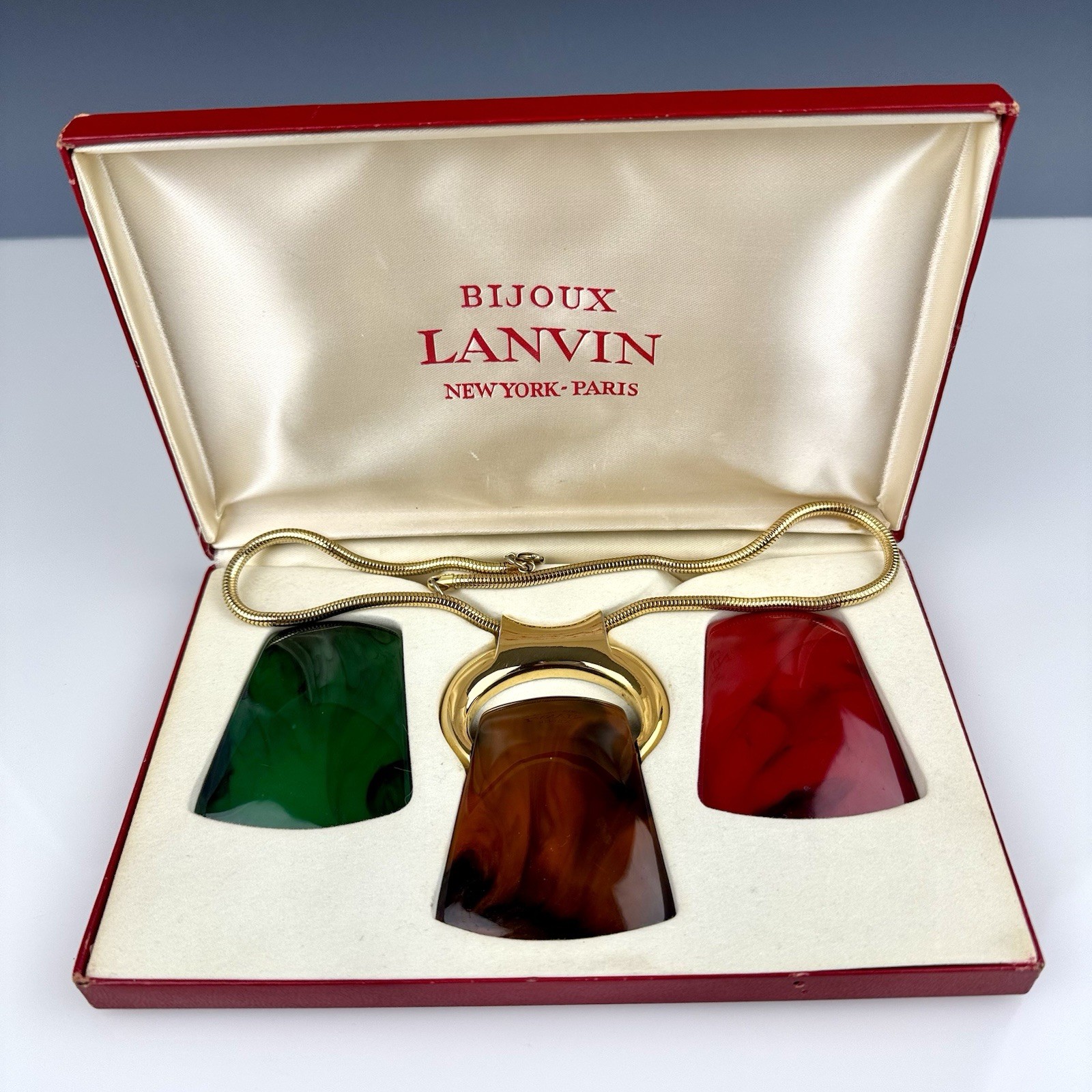 1970’s LANVIN Bijoux Paris “KEIRA” Interchangeable Lucite Pendant Necklace Set