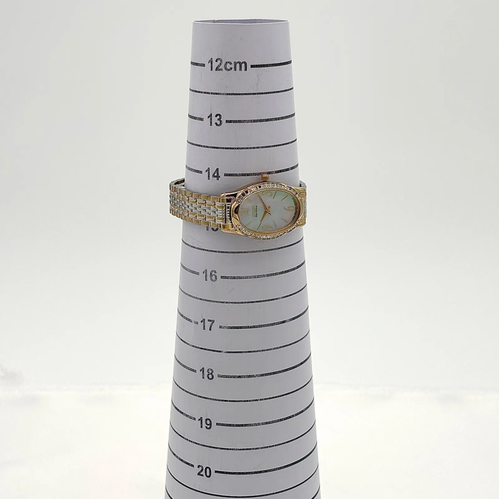 Working item Citizen ladies’ quartz eco drive E031 S033063 oval rhinestone bezel