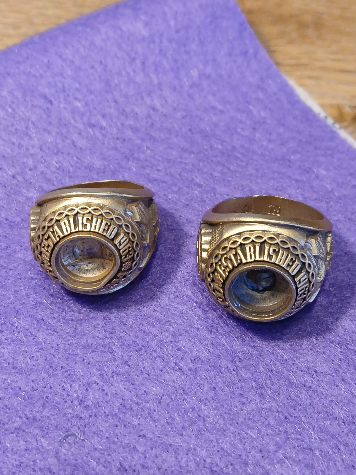 2- 1994 MARVEL X-MEN XAVIER INSTITUTE CLASS RINGS MISSING STONES AS IS