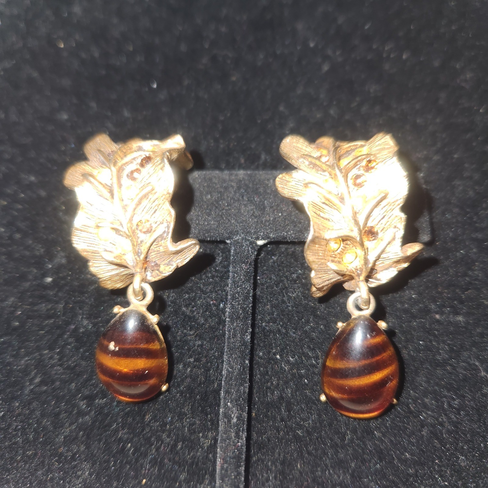 Oscar de la Renta Gold Leaf Crystal Dangle Clip On Earring Amber Tiger Eye Resin