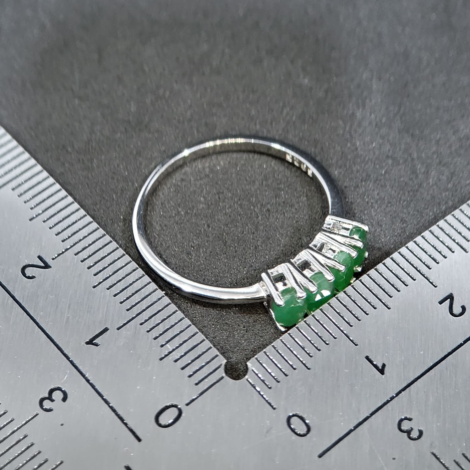 925 Sterling Silver Natural Emerald Ring Oval Top Rich Green Rhodium 7.5