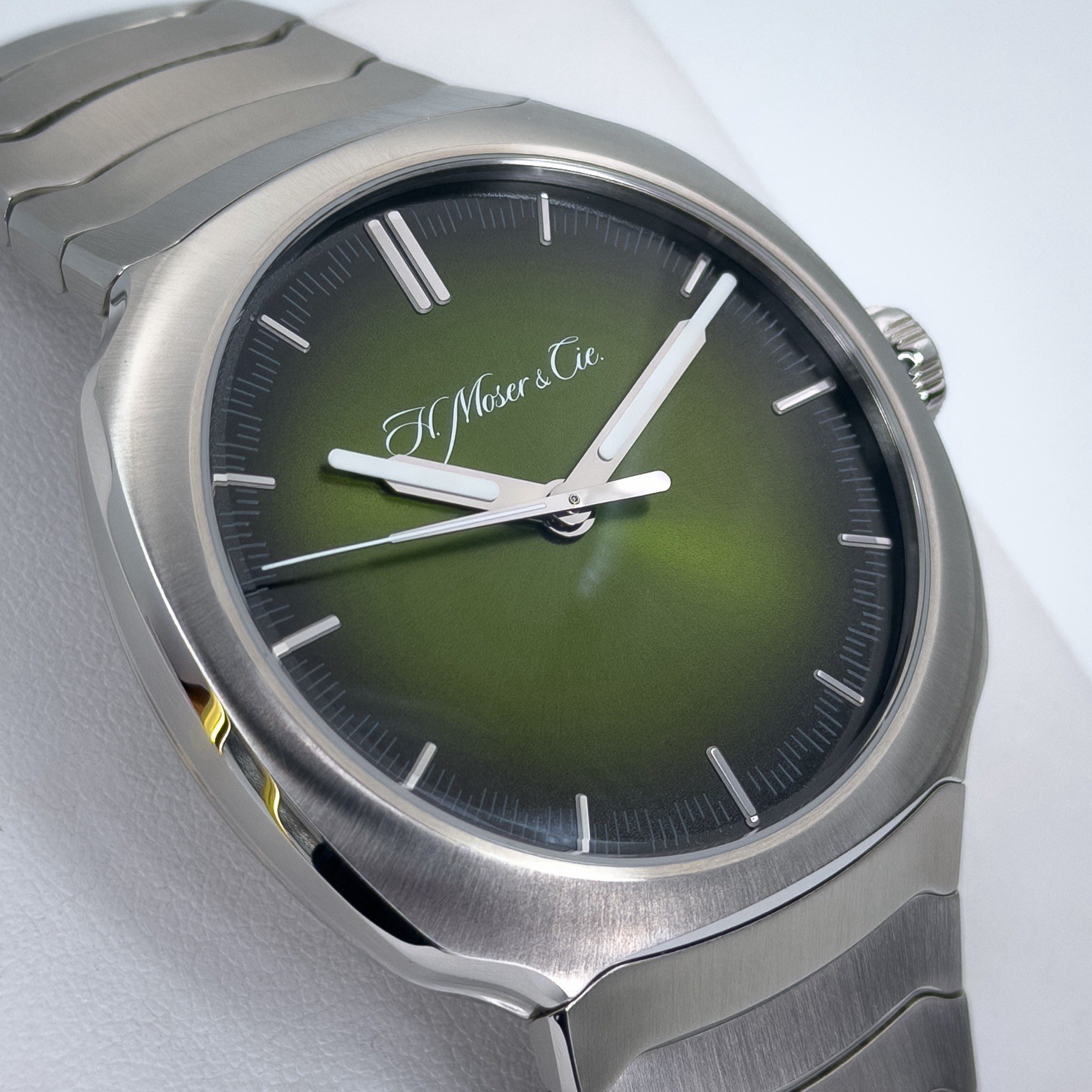 H. Moser & Cie. Streamliner Center Seconds 40mm Complete Set Stainless 6200-1200