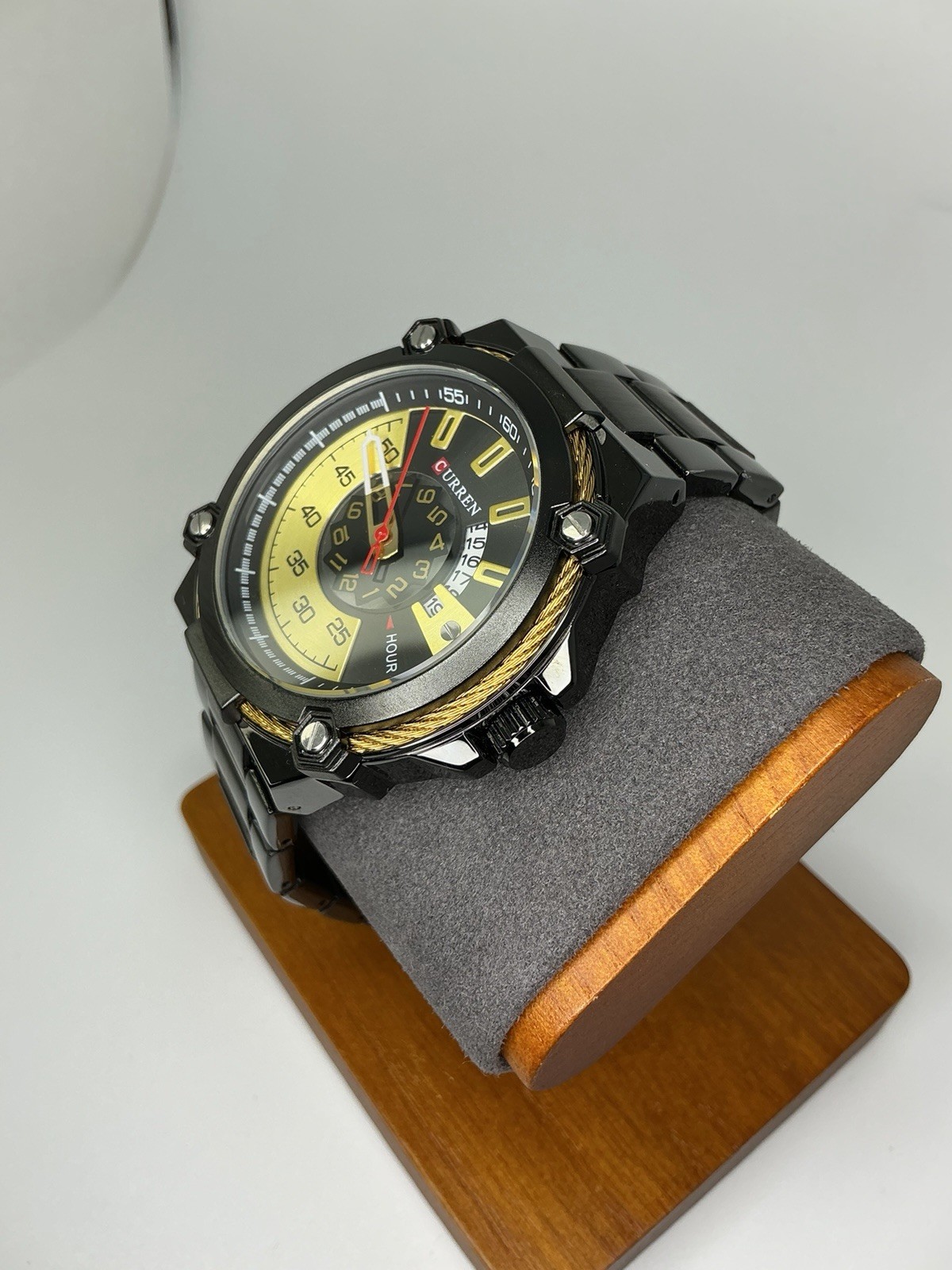 Curren Men’s Round Analog Quartz Date Black/Gold Dial Steel Bracelet