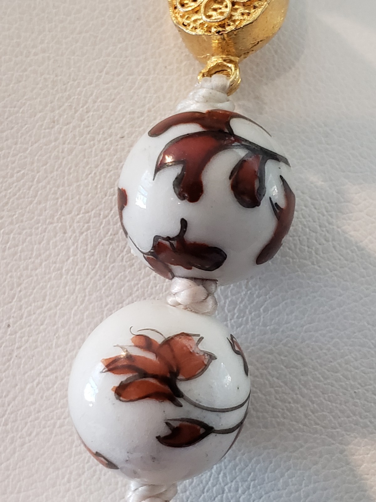 Vintage Chinese Export Necklace White Porcelain Painted Hand Knotted Box Clasp