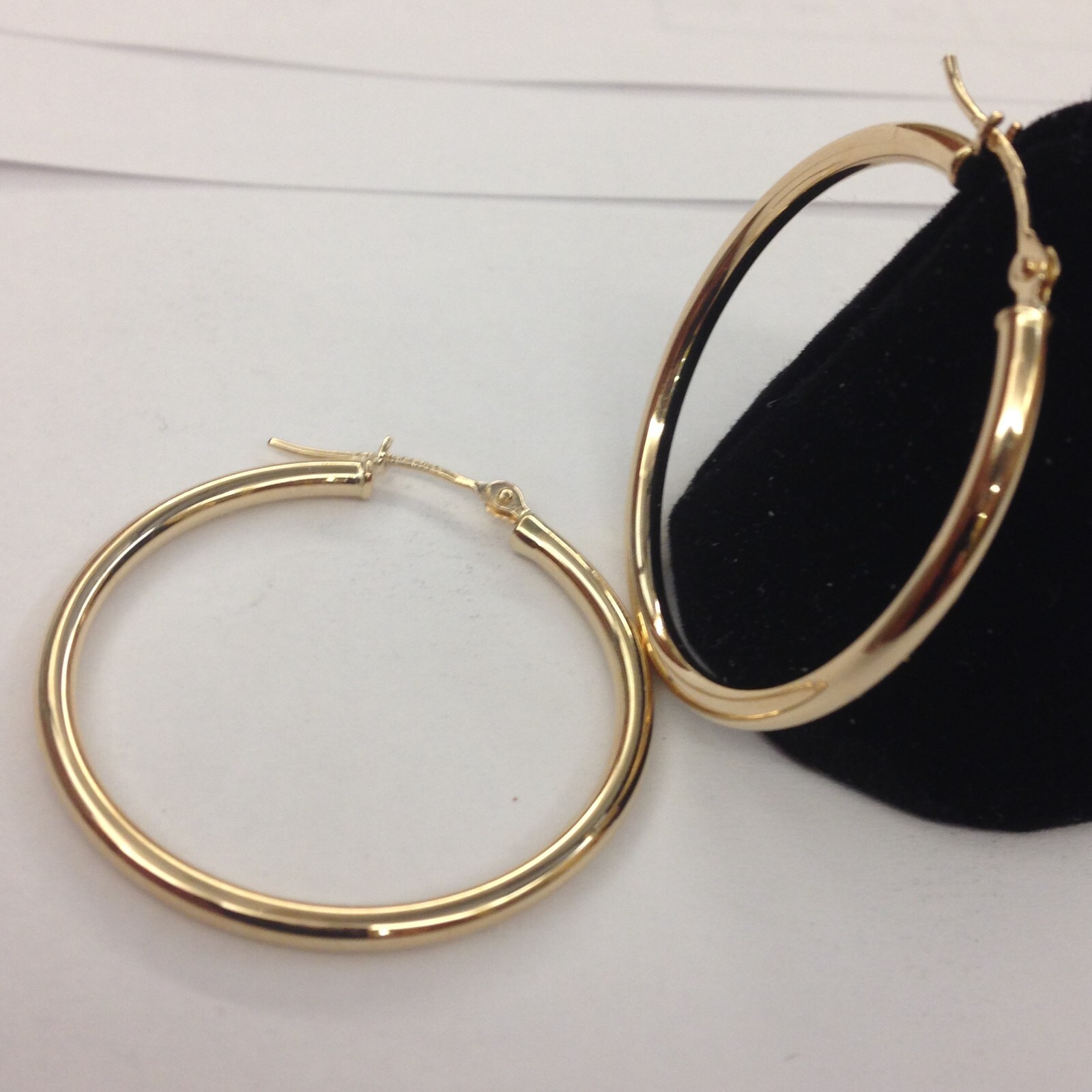 Fashion 10k Yellow Gold 2.0mm x 30mm Round Shiny Runway Tube Hoop Earrings