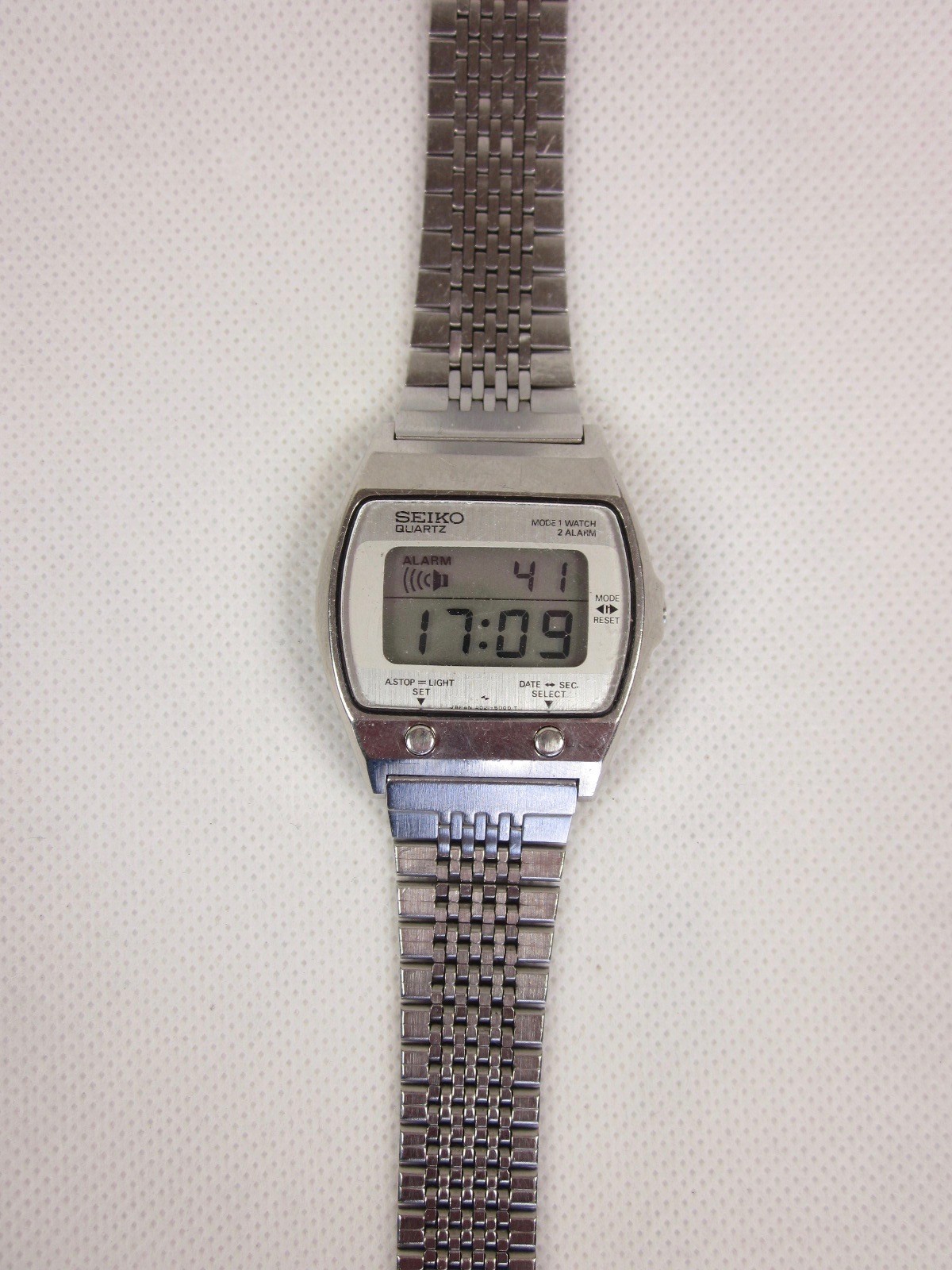 SEIKO ALARM A021 5000 VINTAGE ALARM CLOCK DIGITAL LCD WRISTWATCH FOR MEN