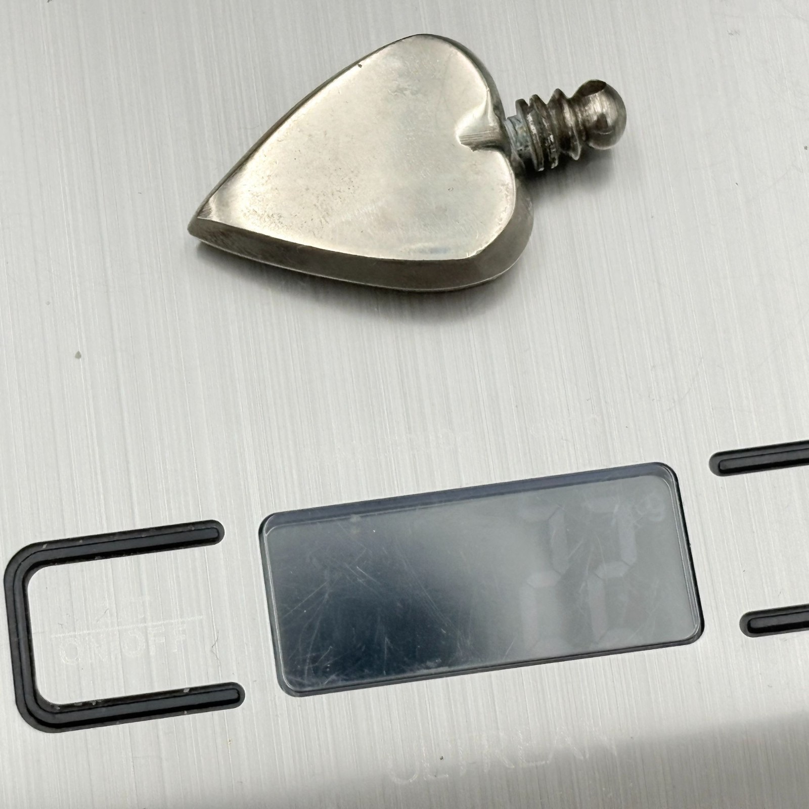 Vtg Narrow Heart-Shaped Silver Tone Perfume Bottle Necklace Pendant Screw Cap