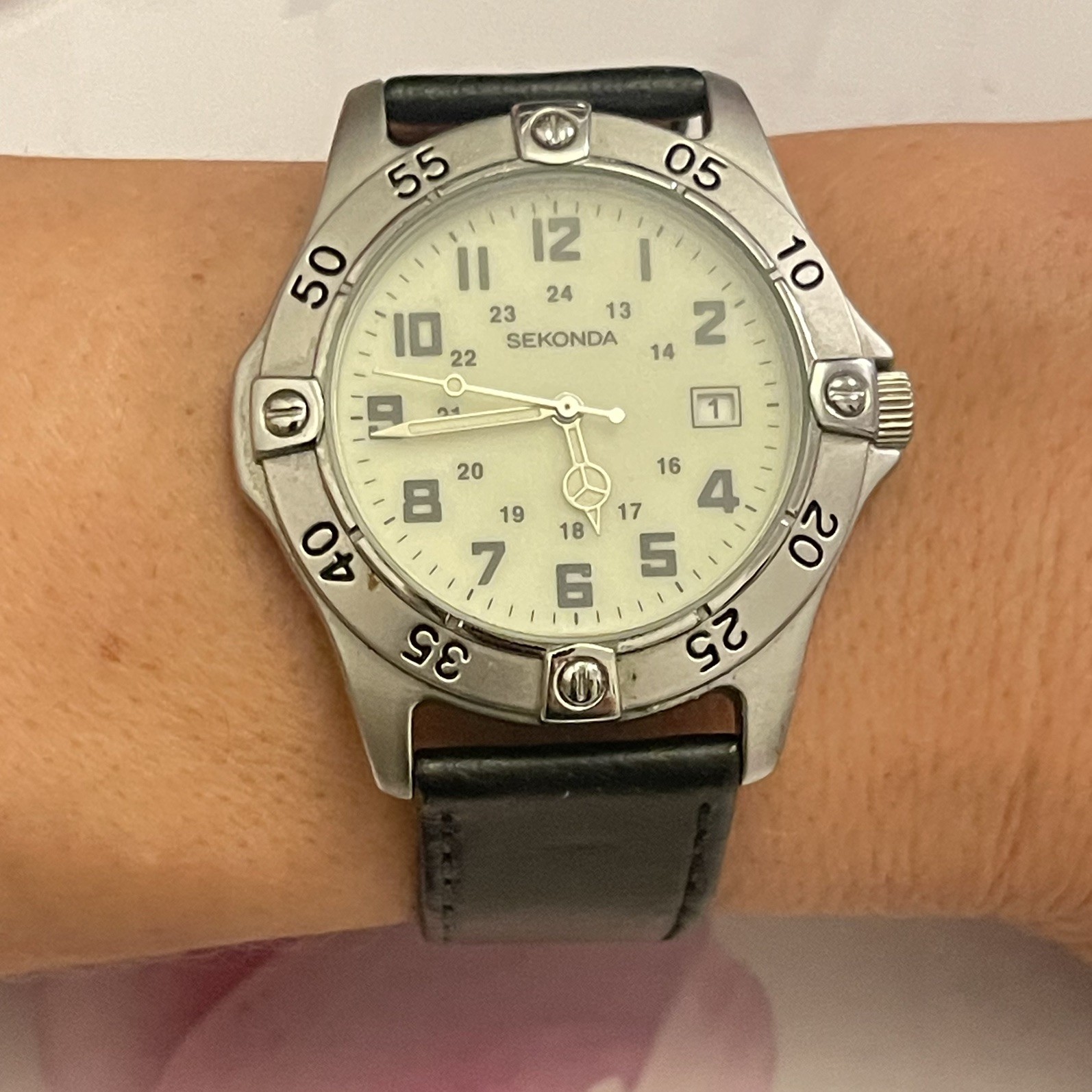 Men’s Vintage Sekonda Watch 3915J ANT Yellow Face Date Easy To Read Leather 348