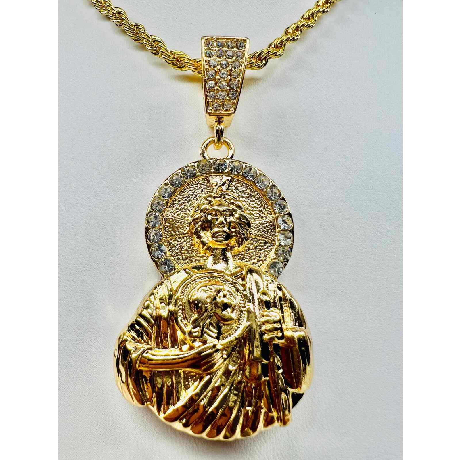 San Judas Medalla con Cadena 24K Oro Chapado Laminado Torzal Juditas Tadeo