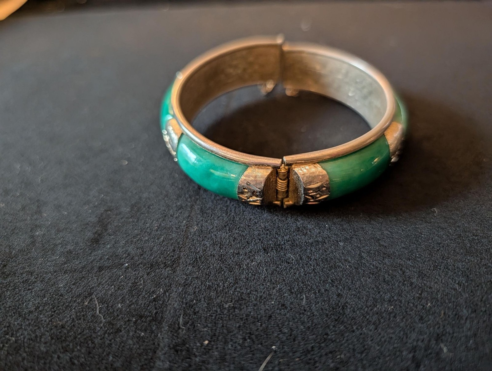 Vintage Green Lucite Hinged Bangle Bracelet Gold Tone Accents & Safety Chain