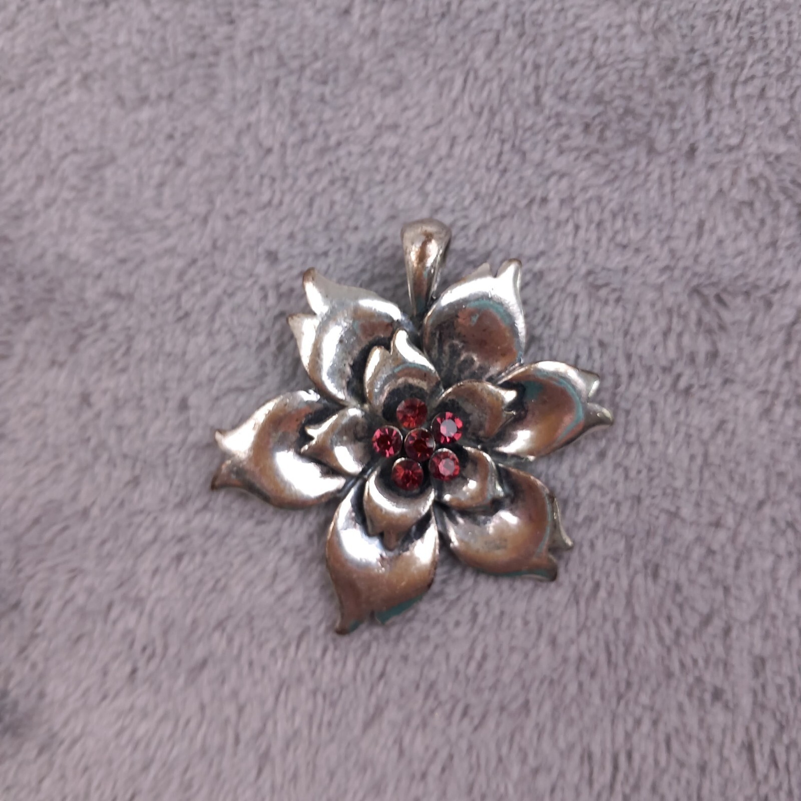 Unbranded Silver Red Rhinestone Flower Lotus Pendant Charm Vintage Y2K One Size