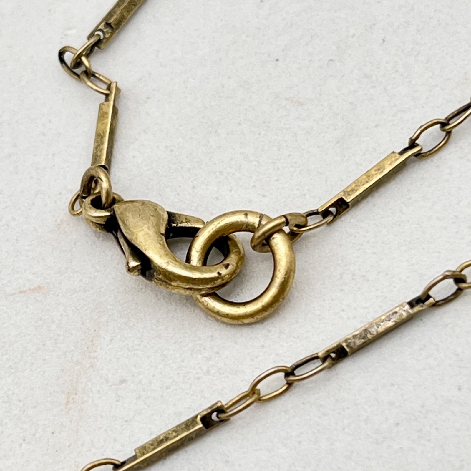 aux Lariat Necklace Victorian Revival Gold Tone Flower Pendant 16″