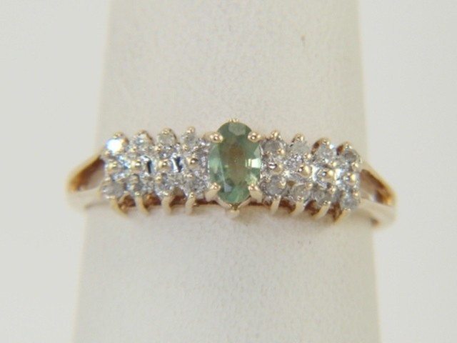 10K Yellow Gold Natural Chrysoberyl and Natural Diamond Ring Size 7.25