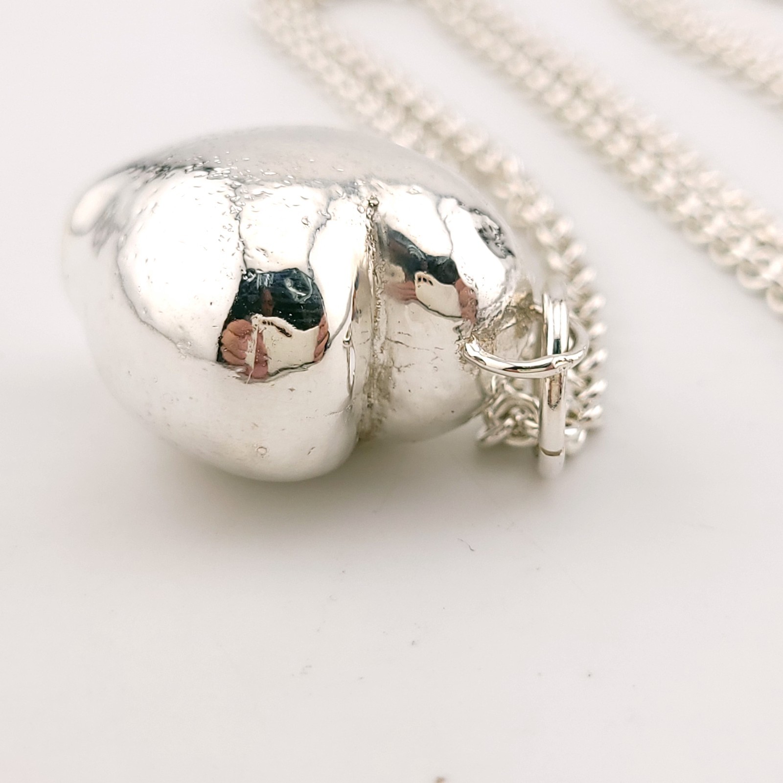 Susan Cummings SC Sterling Silver Strawberry Puffy Heart Chain Link 36″ Necklace