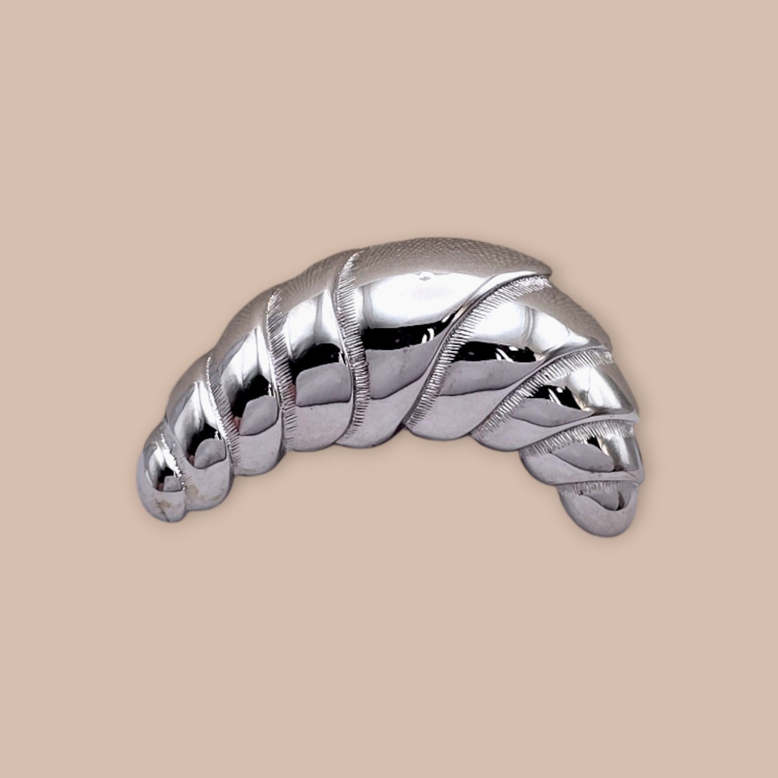 Sculpted Crescent Silver Brooch – CM JENT – Classic Elegance