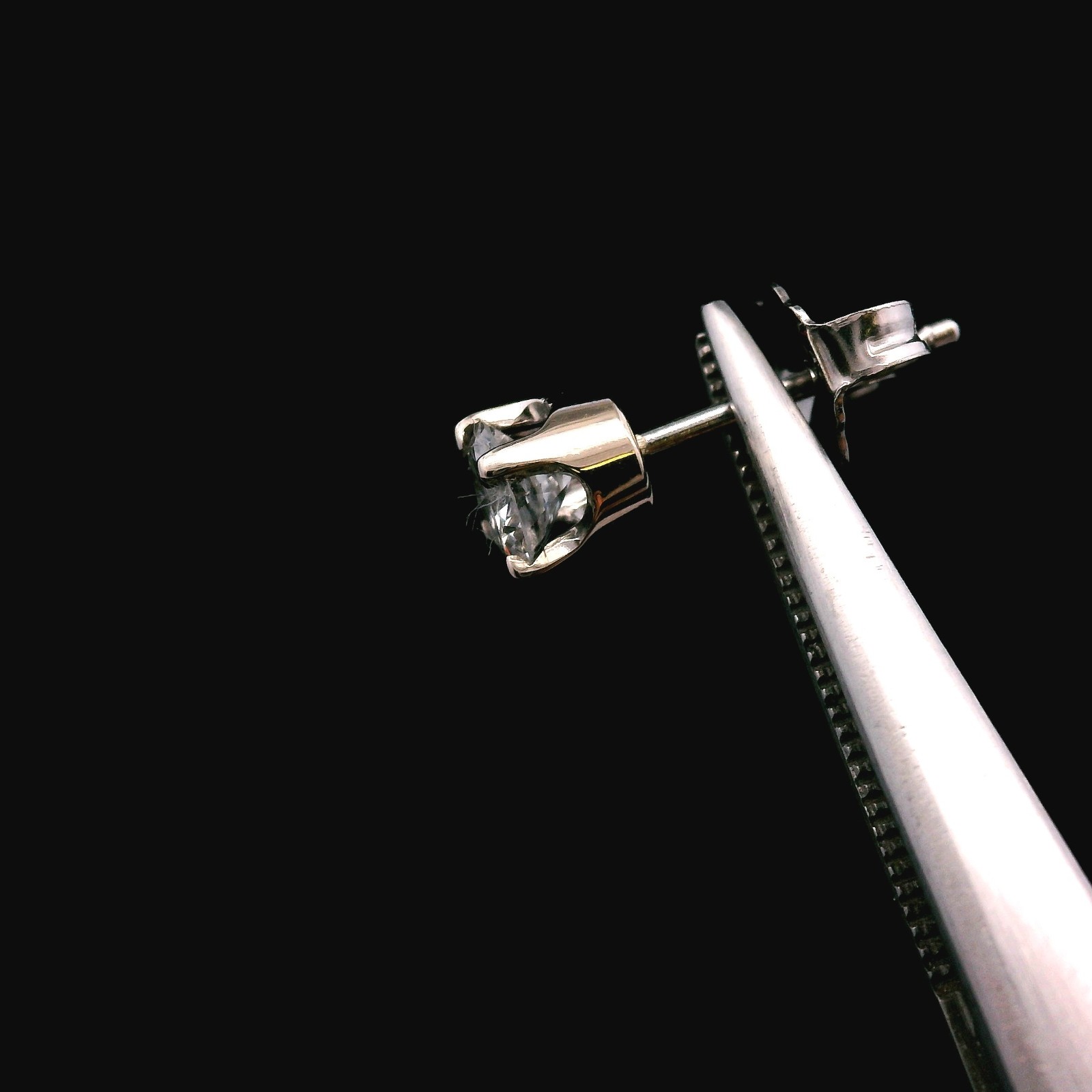 14K White Gold Single Diamond Stud Earring 0.30dwt (0.5g) 0.25ct