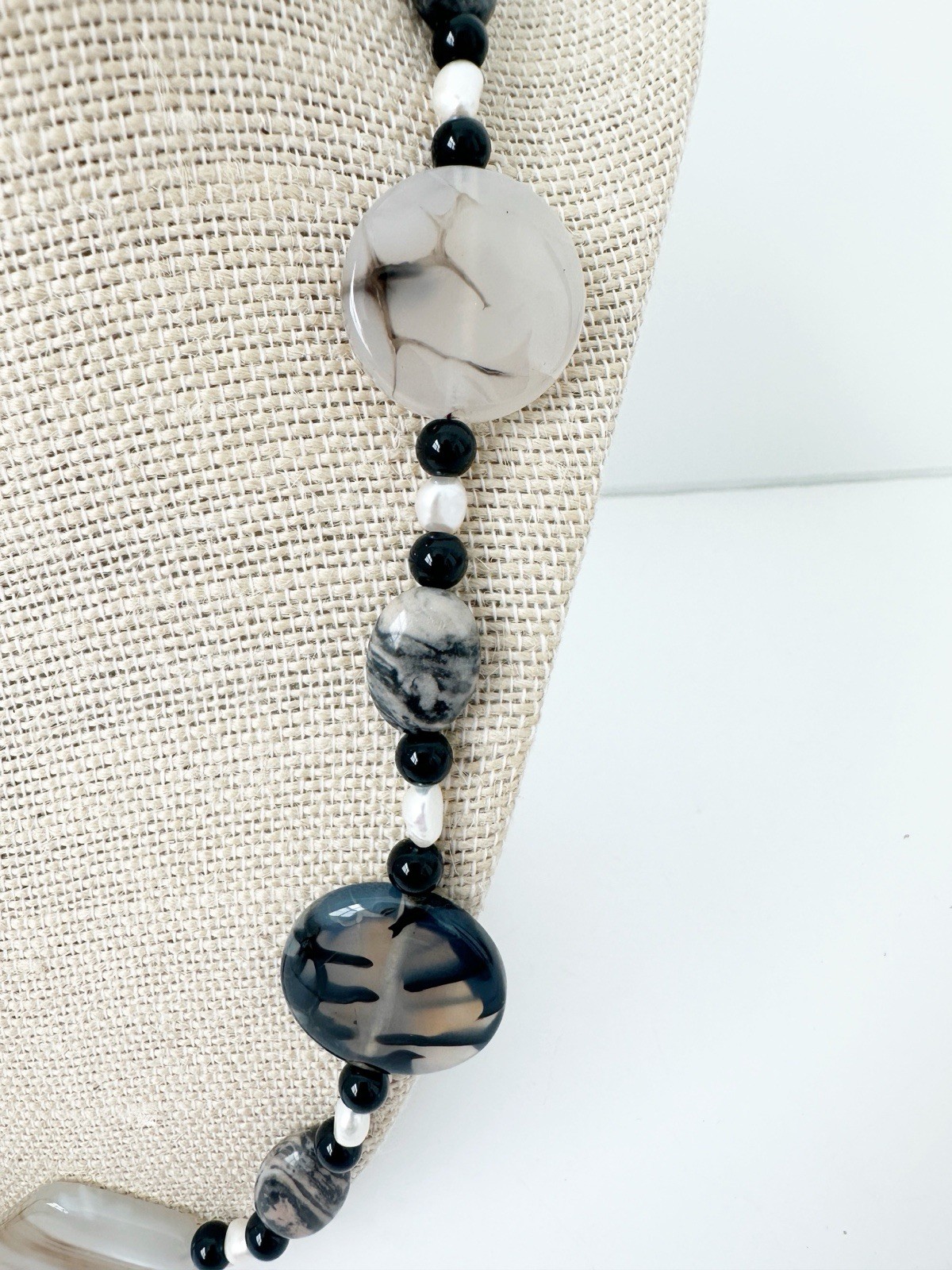 NWT Genuine Jasper, Agate, Black Onyx & Pearls Beads Necklace Black Gray White