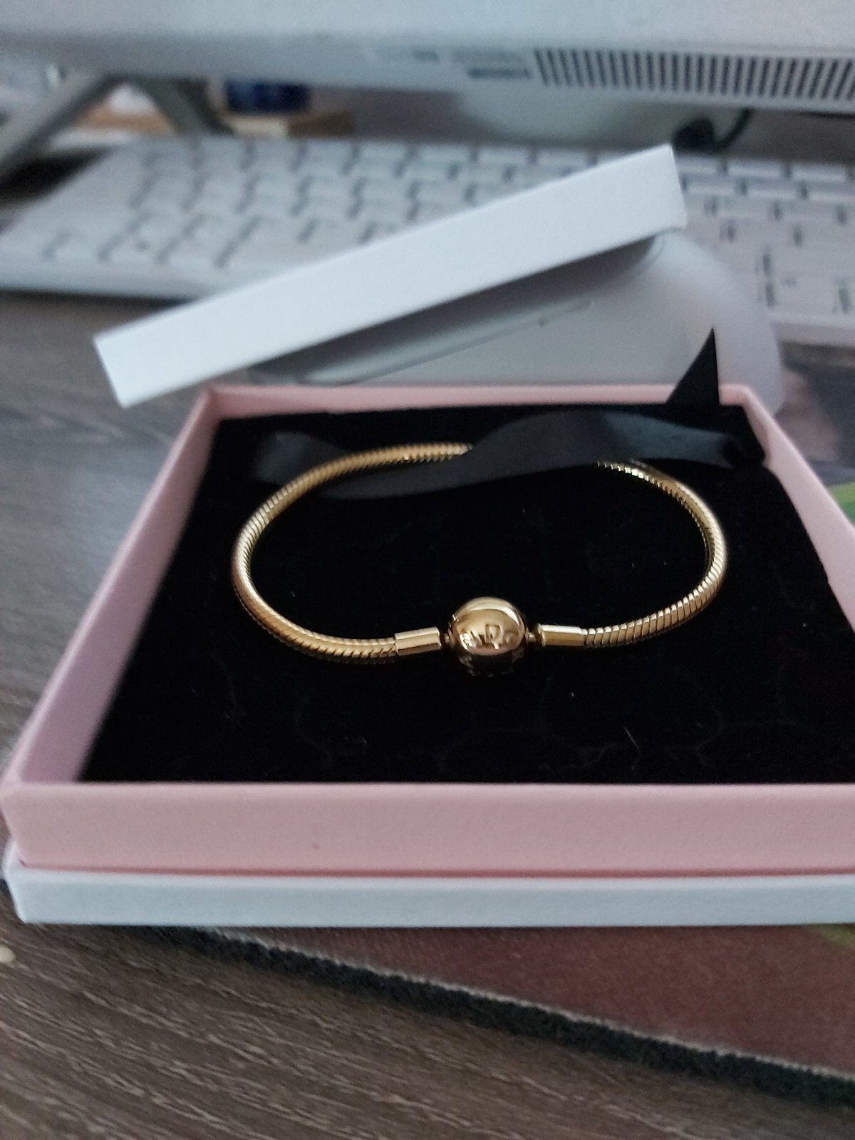 Authentic Pandora Moments Authentic SHINE™ Bracelet 567107-19 (19cm/7.5 inches)